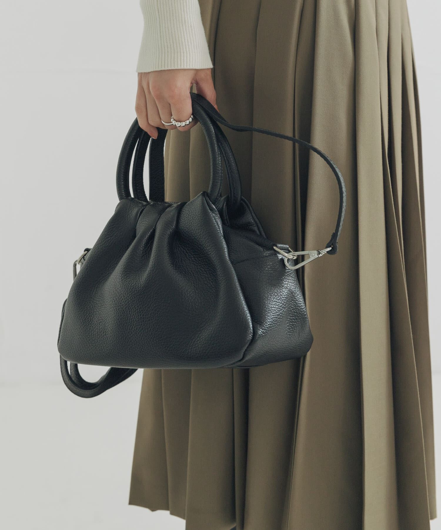 URBAN RESEARCH「レザーハンドバッグ」|ハンドバッグ|ブラック