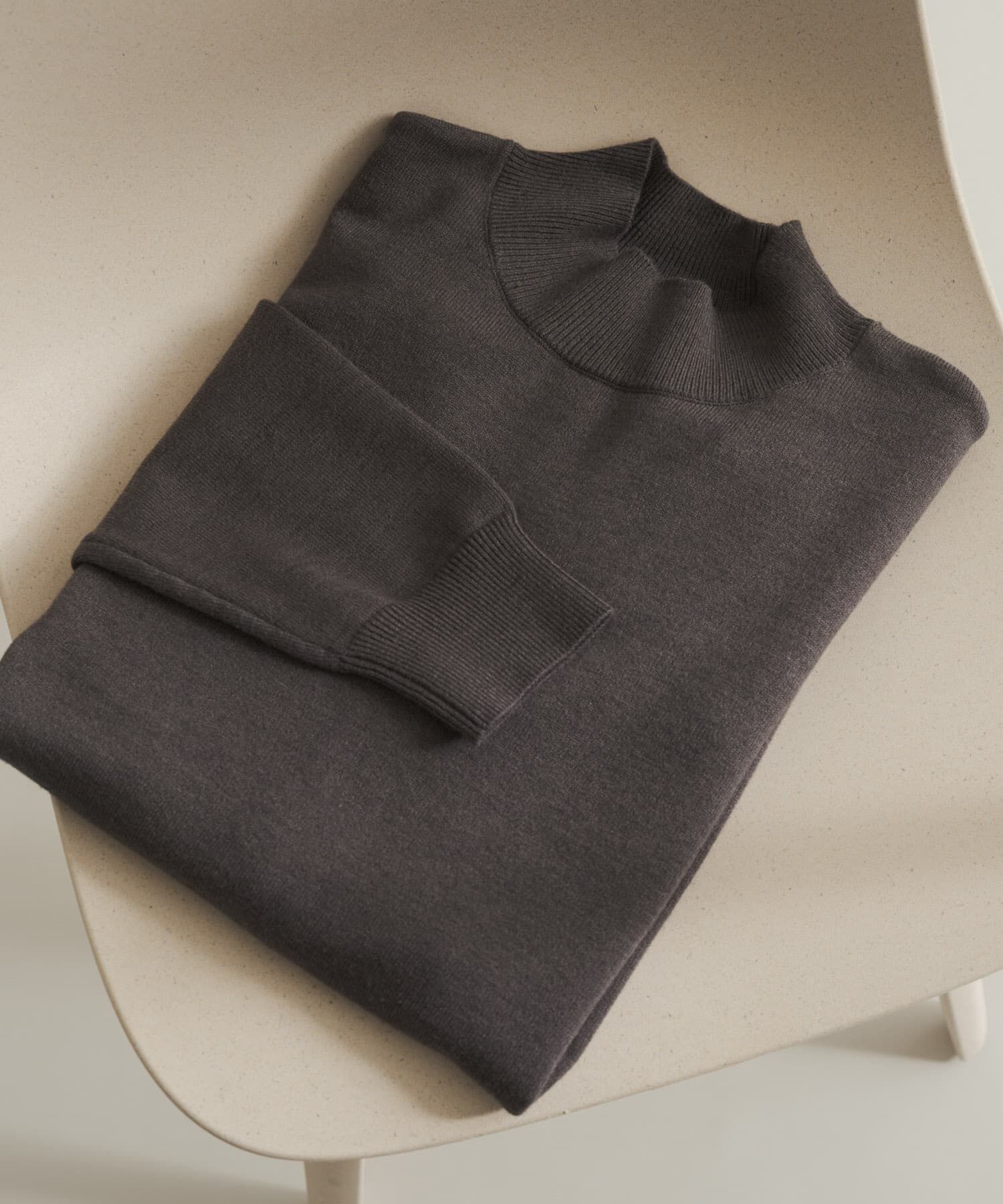 SENSE OF PLACE by URBAN RESEARCH「『一部WEB限定カラー』『洗濯可/毛玉防止』ストレッチモックネックニット」|ニット・セーター|