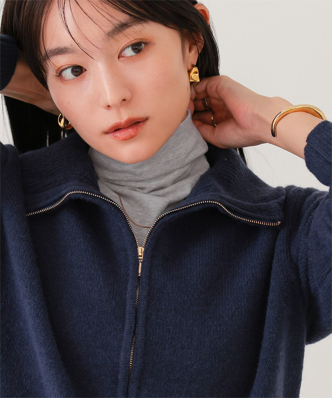 ur's「【星玲奈さんコラボアイテム】ボトルネックラウンドヘムプルオーバー」|Tシャツ・カットソー|