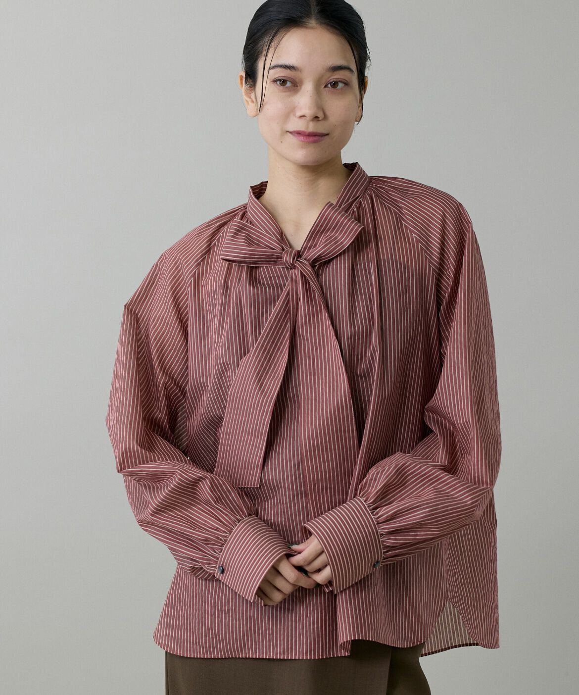 INED「《大きいサイズ》シャドーボーダーボウタイブラウス」|シャツ・ブラウス|レンガ2