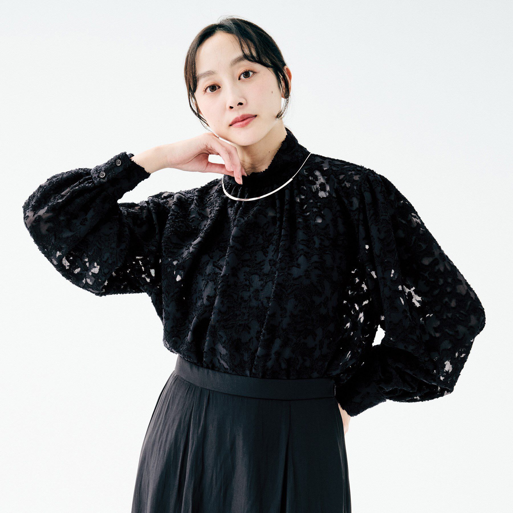 UNTITLED「カットジャカード ボウタイブラウス」|シャツ・ブラウス|