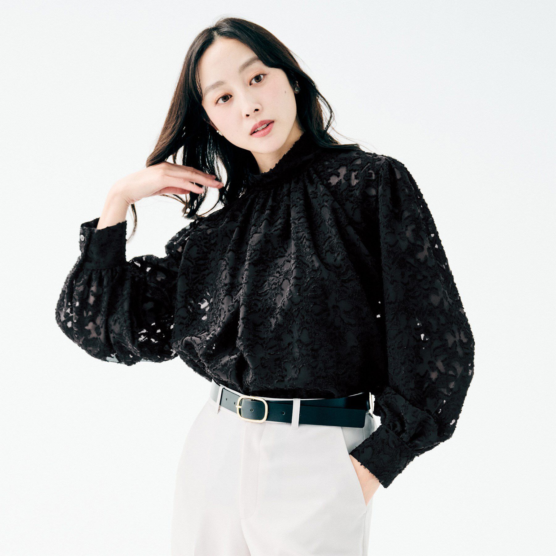 UNTITLED「カットジャカード ボウタイブラウス」|シャツ・ブラウス|