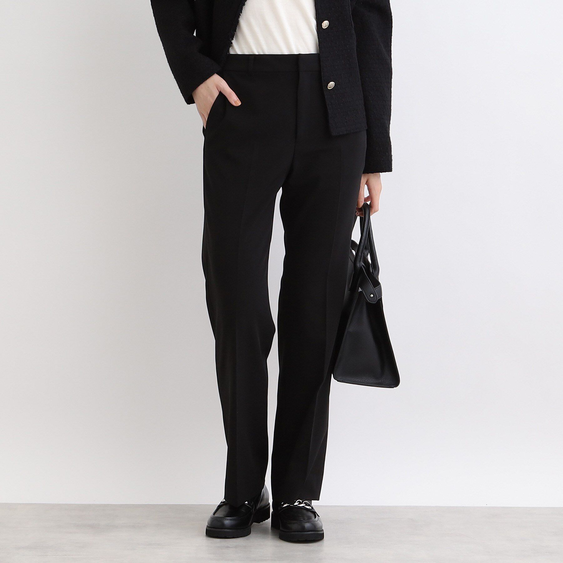 INDIVI「【洗える/日本製】ストレッチタックテーパードパンツ」|その他|ブラック(019)