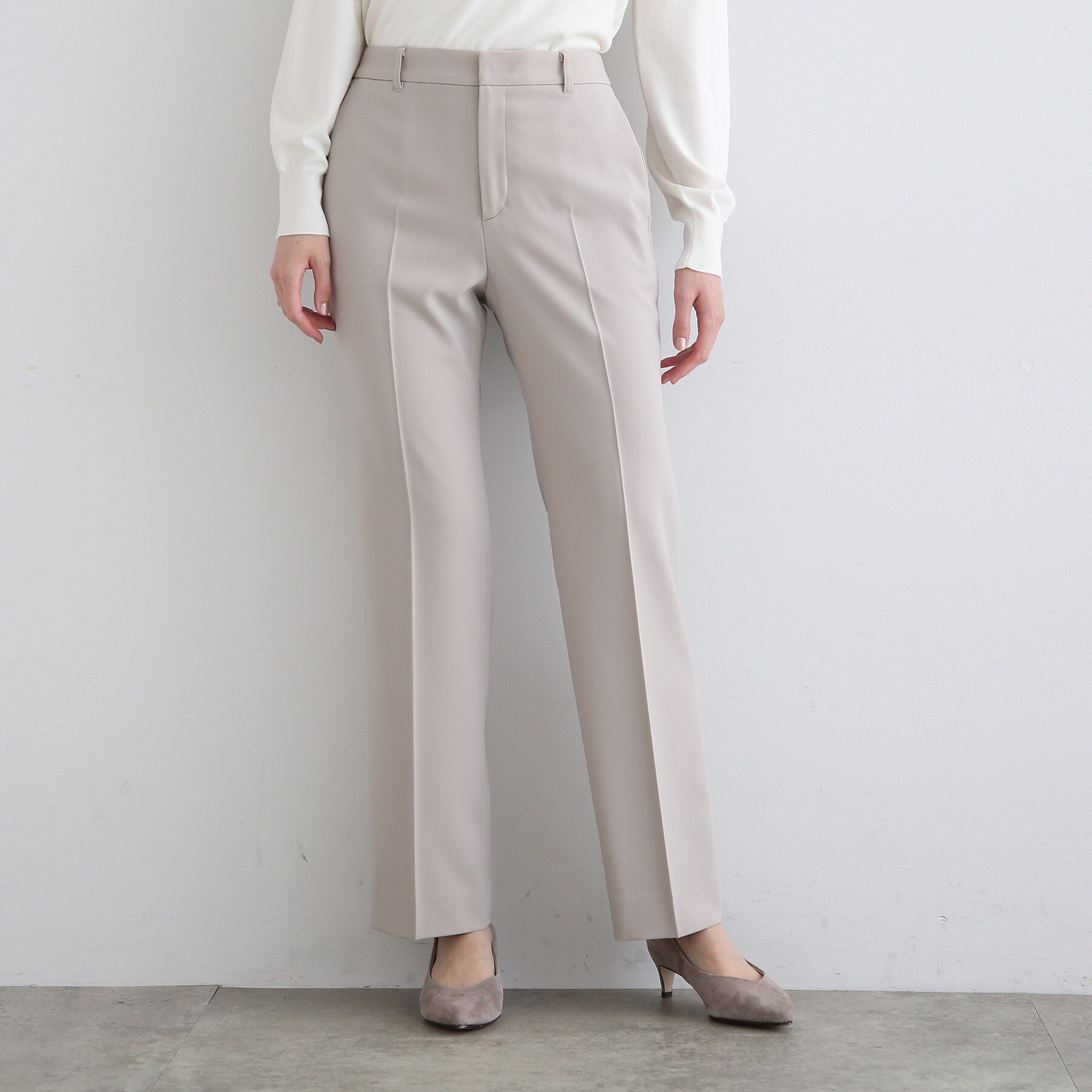 INDIVI「【洗える/日本製】ストレッチタックテーパードパンツ」|その他|ライトグレー(611