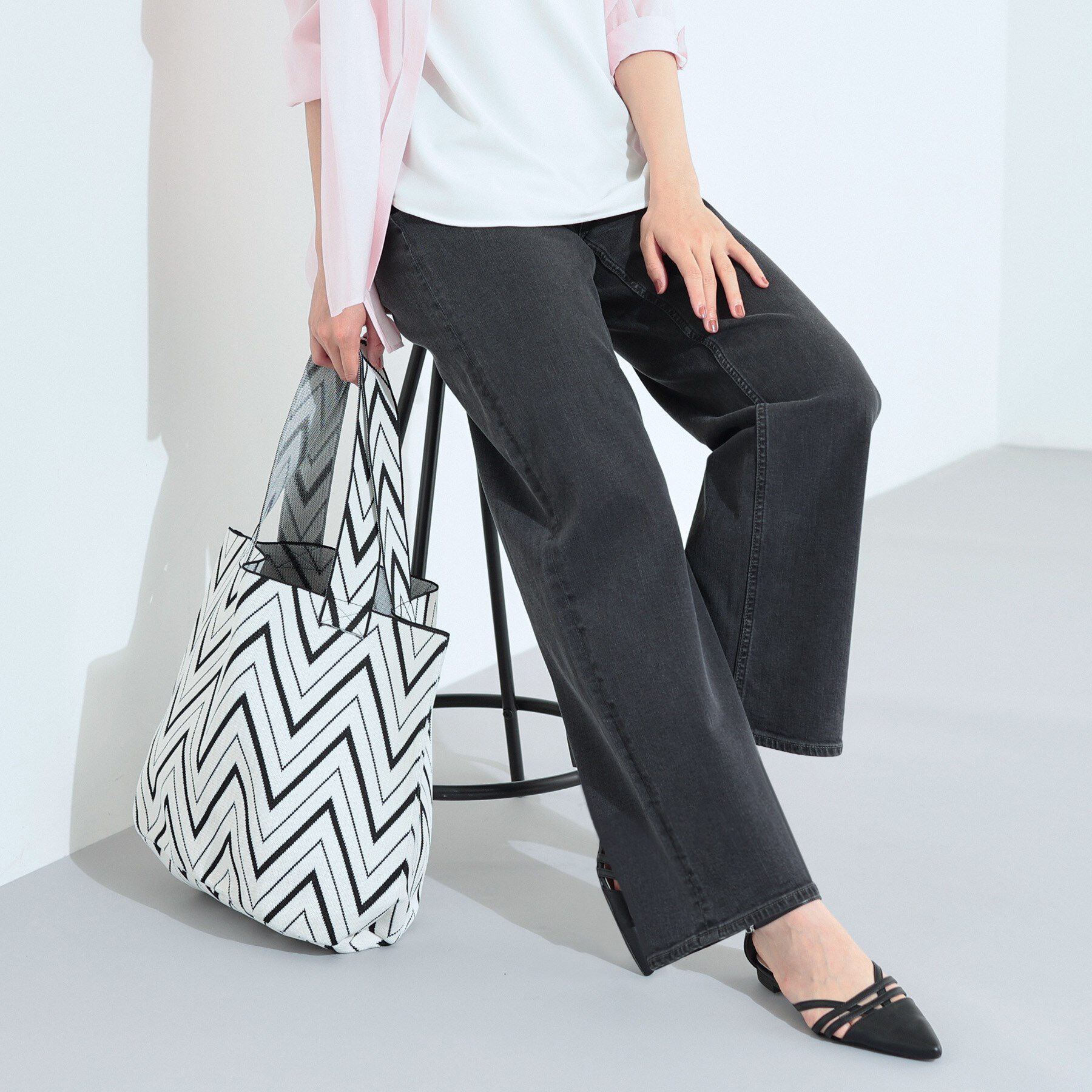 INDIVI「【通年活躍！褒められデニム】ワイドストレート デニムパンツ」|デニム|