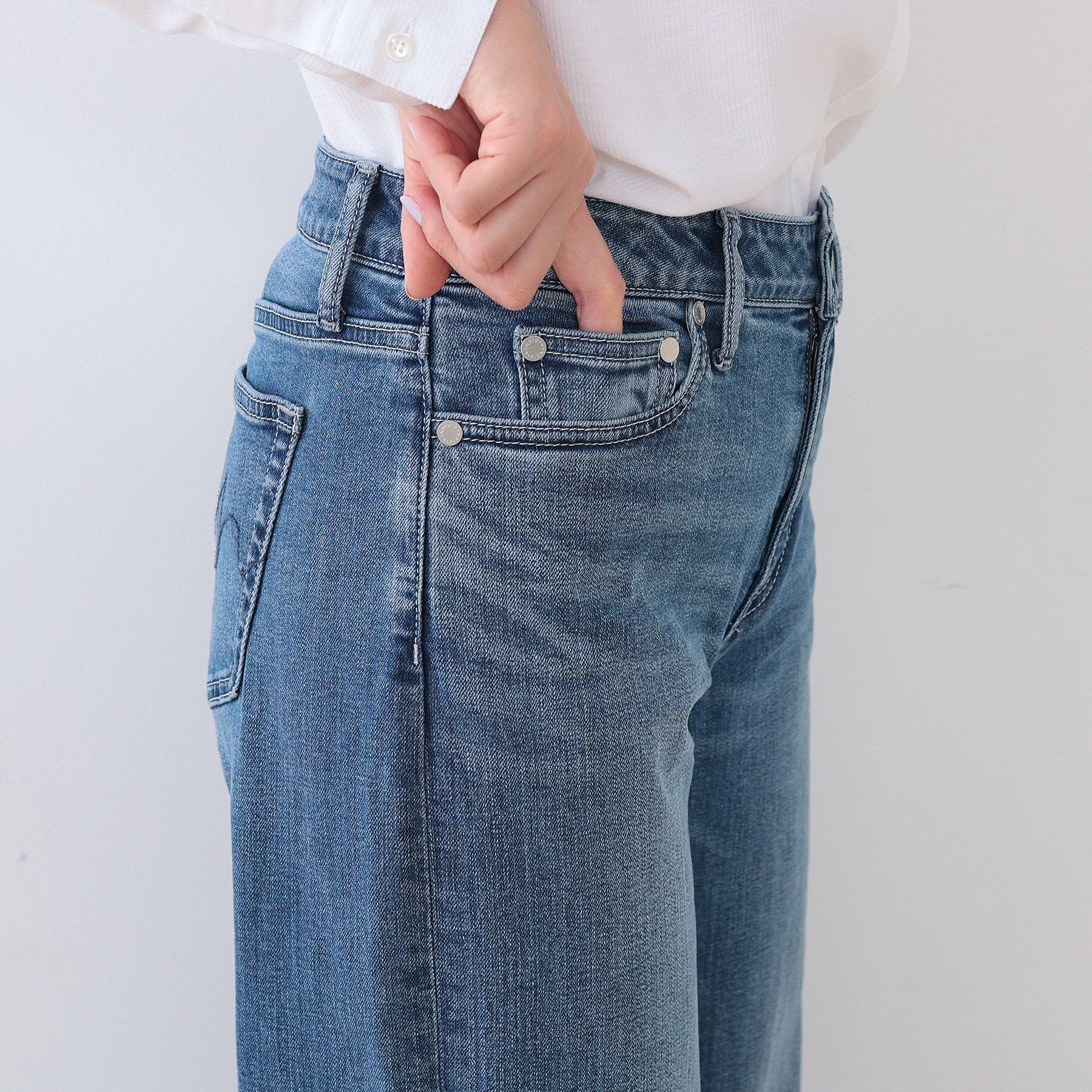 INDIVI「【通年活躍！褒められデニム】ワイドストレート デニムパンツ」|デニム|