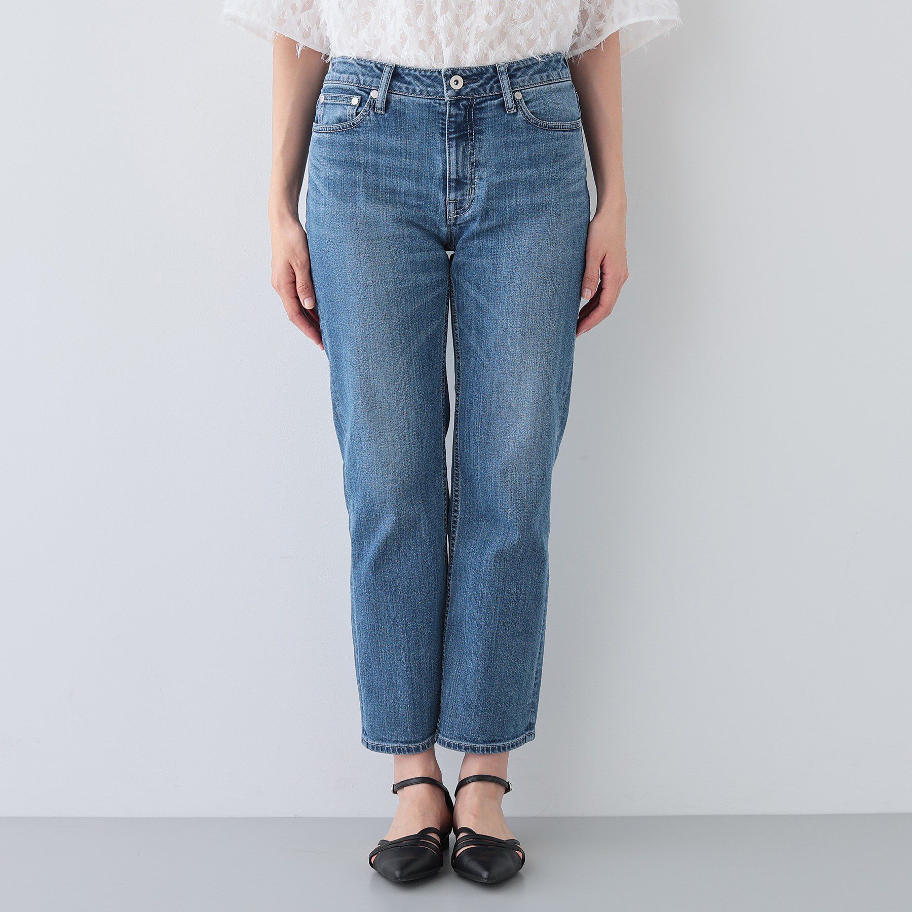 INDIVI「【通年活躍！褒められデニム】スリムストレート デニムパンツ」|デニム|