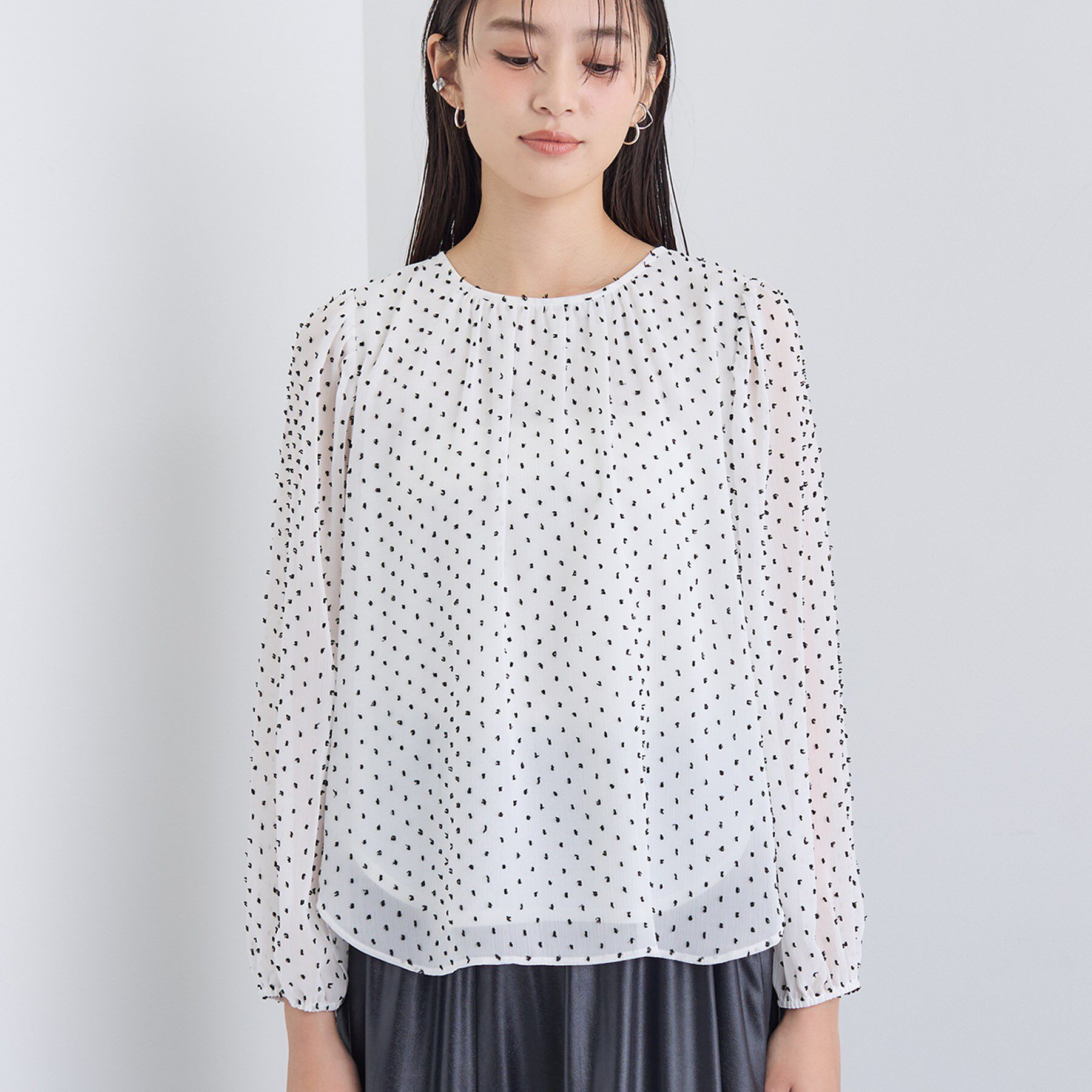 INDIVI「【袖コンシャス】シアードットブラウス」|シャツ・ブラウス|