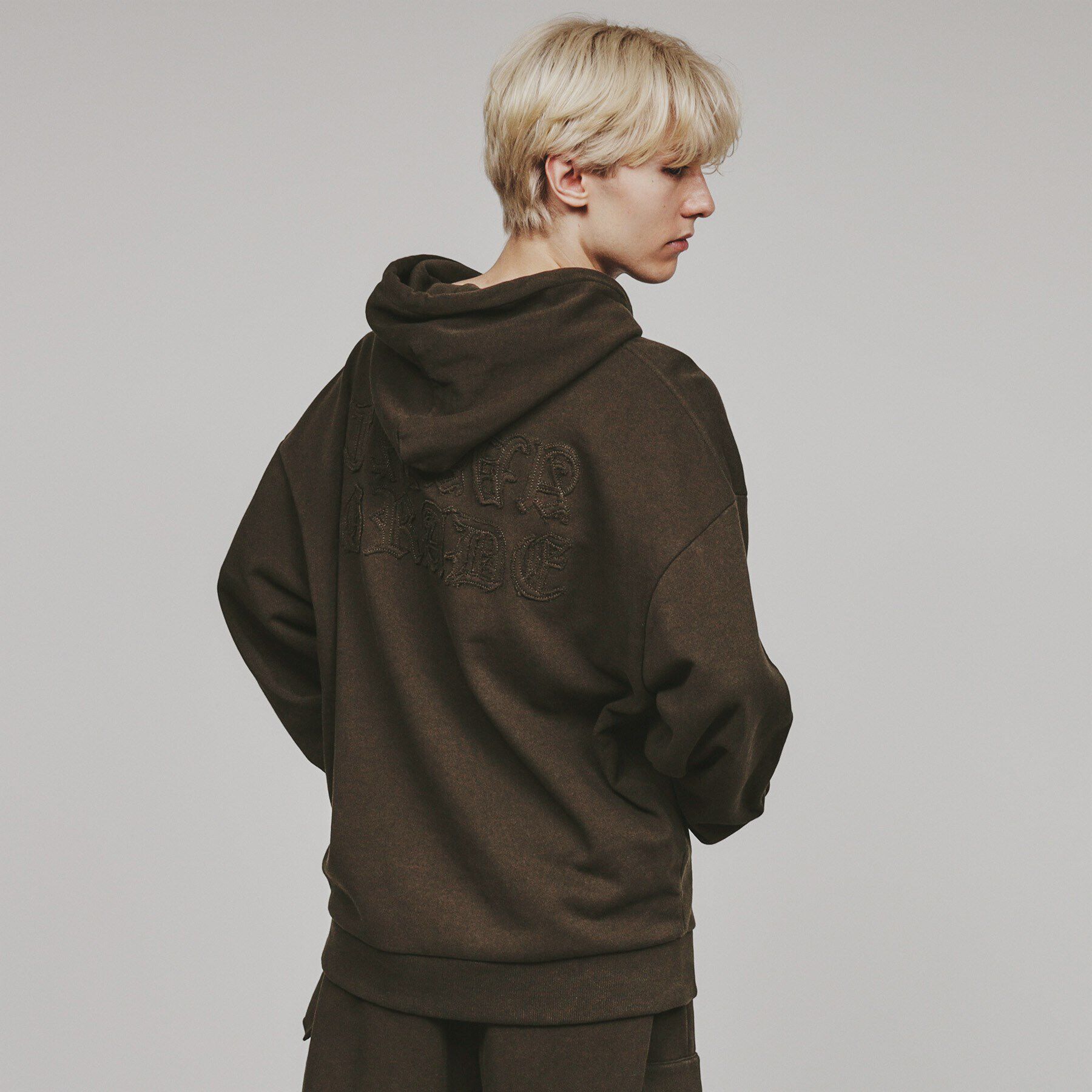 tk.TAKEO KIKUCHI「【セットアップ対応】バックロゴパーカー」|パーカー|ブラウン(044)