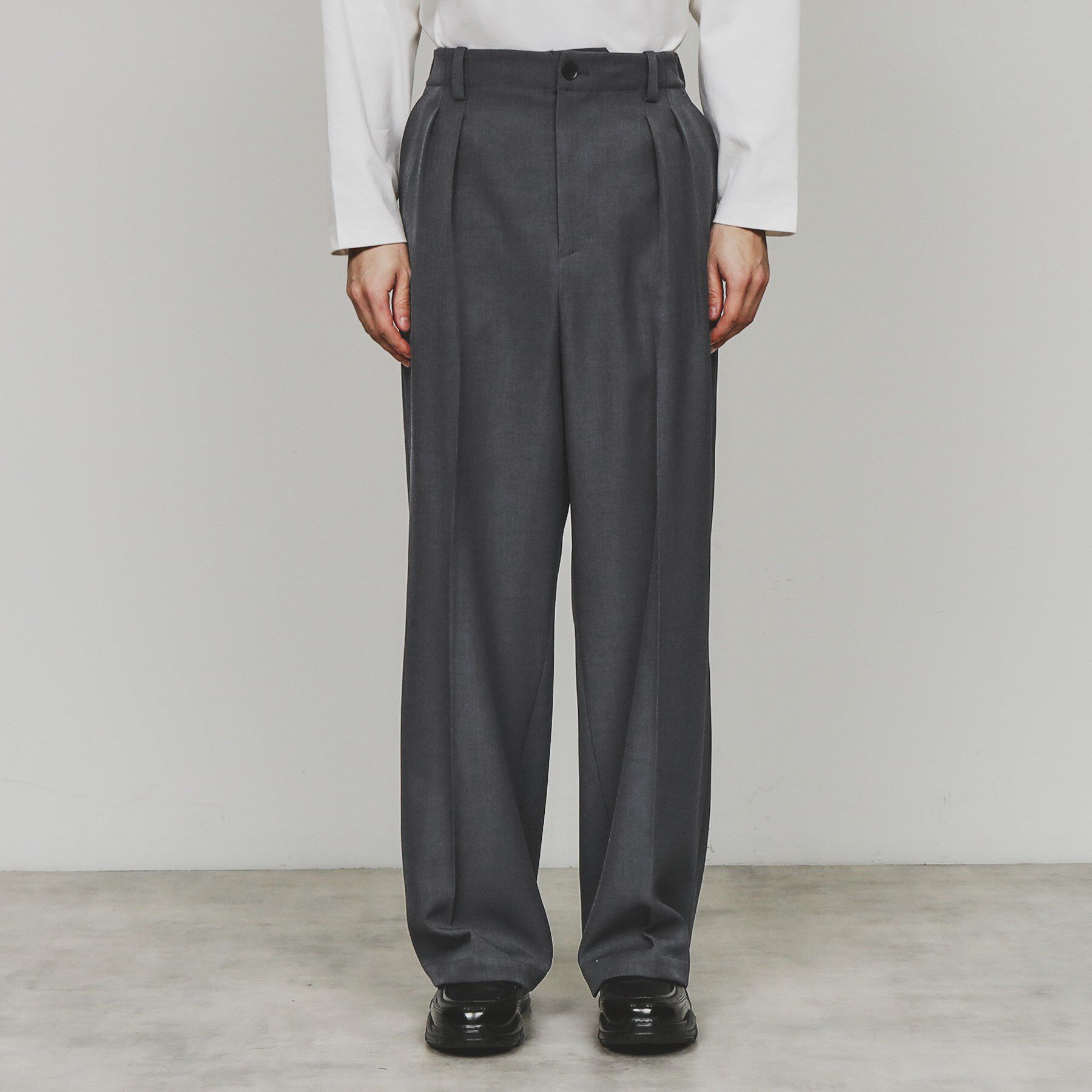 tk.TAKEO KIKUCHI「ワイドテーパードタックパンツ」|その他|