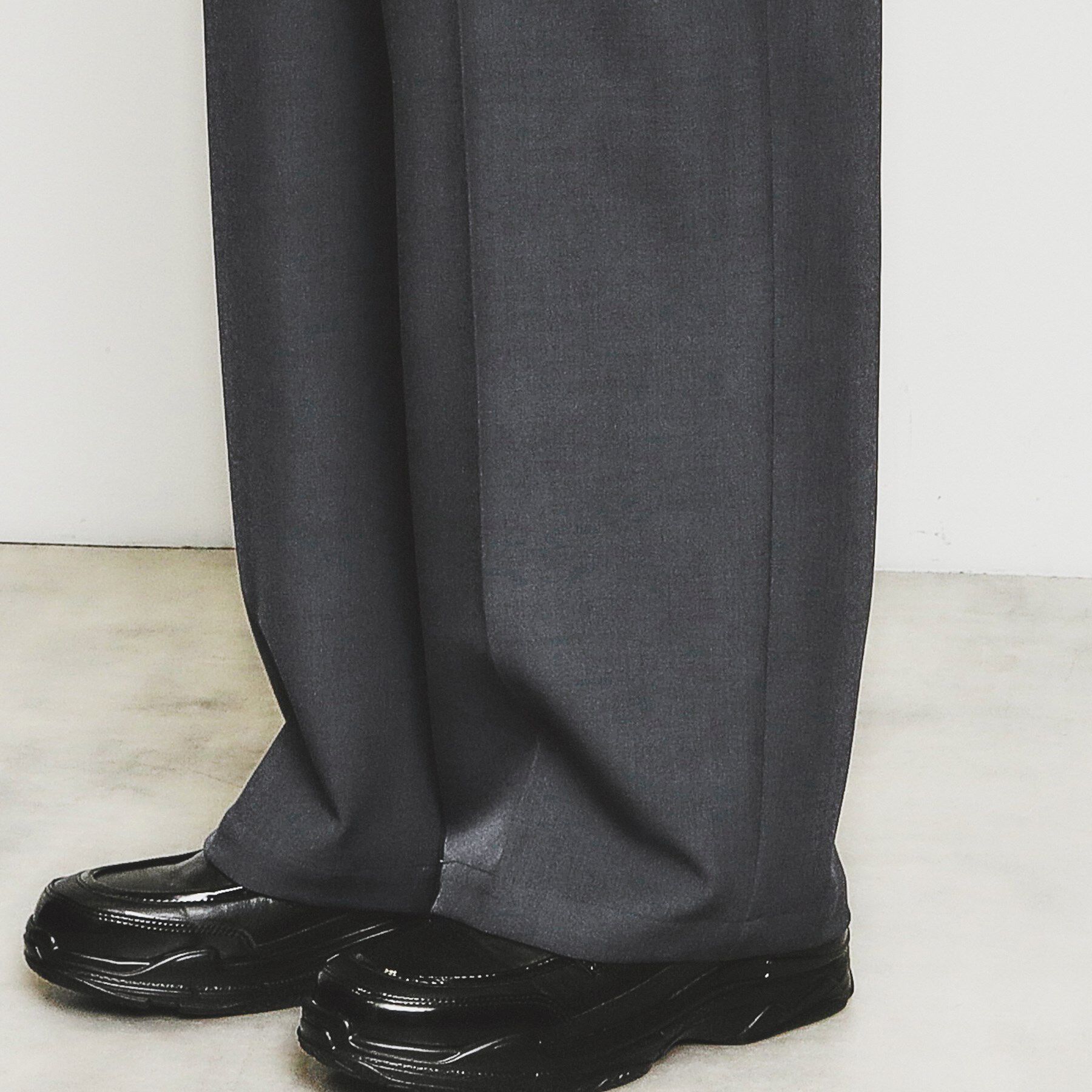 tk.TAKEO KIKUCHI「ワイドテーパードタックパンツ」|その他|