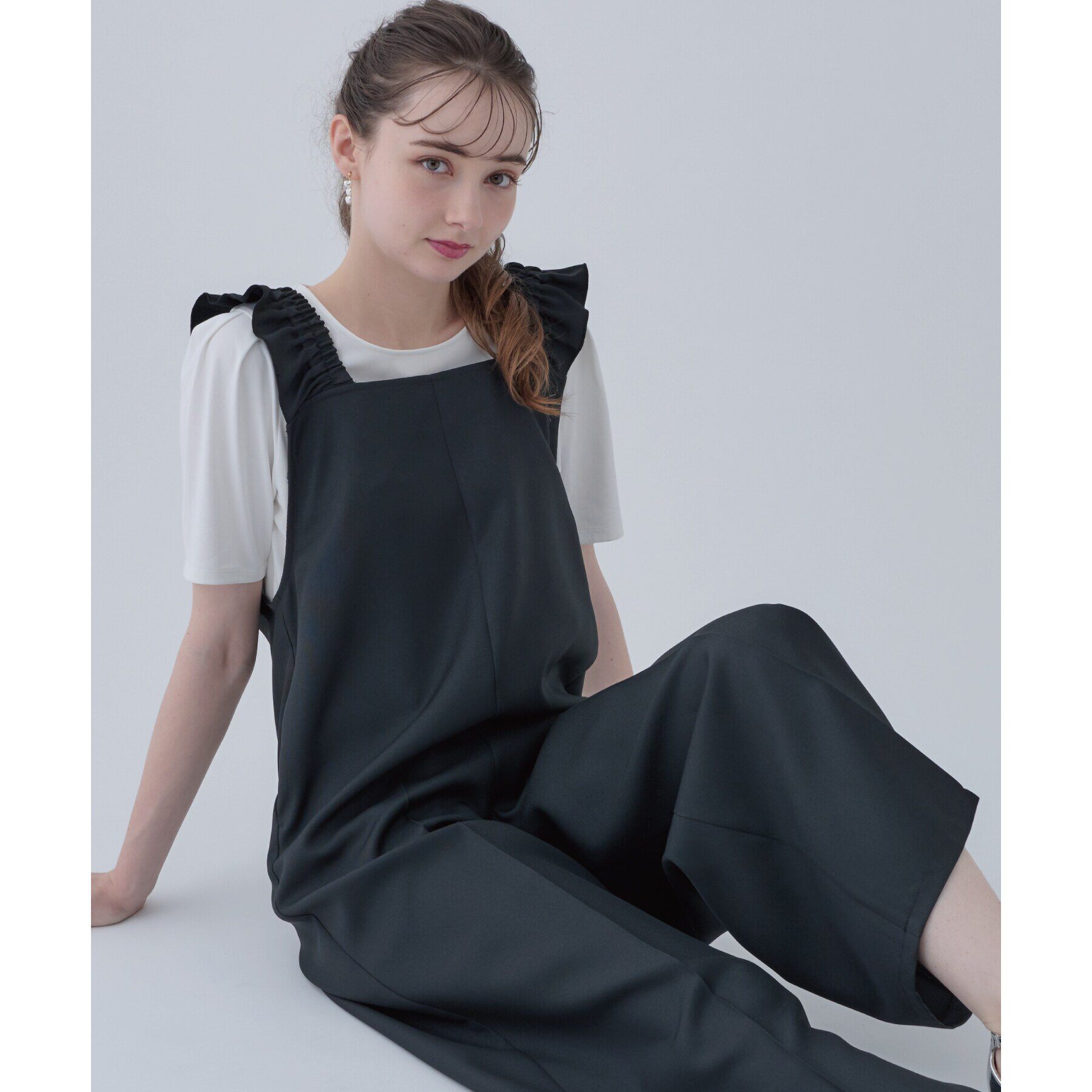 Couture broach「【カワイさを引き立てる】フリルデザインロンパース」|オールインワン|ﾌﾞﾗｯｸ(019)