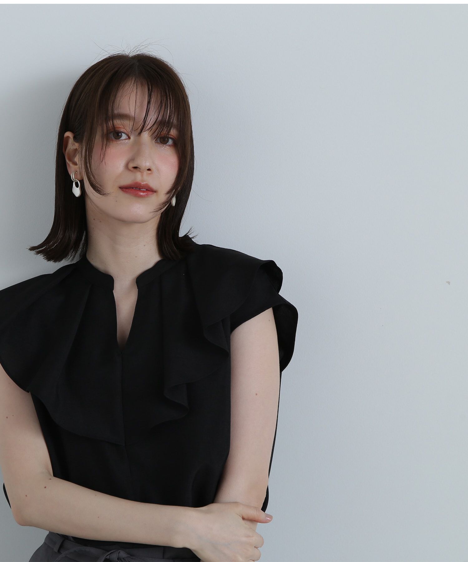  「ドライタッチポプリンフリルカラーブラウス」|シャツ・ブラウス|