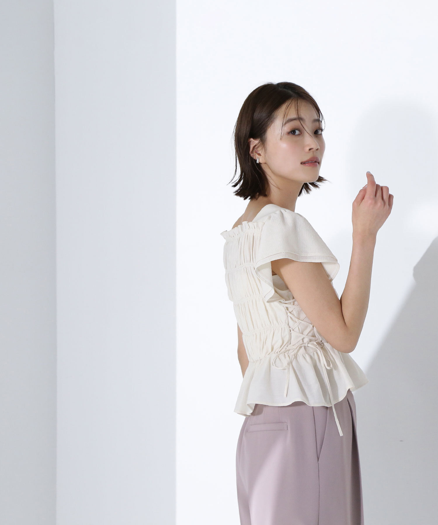  「レースアップフリルシャーリングブラウス」|シャツ・ブラウス|