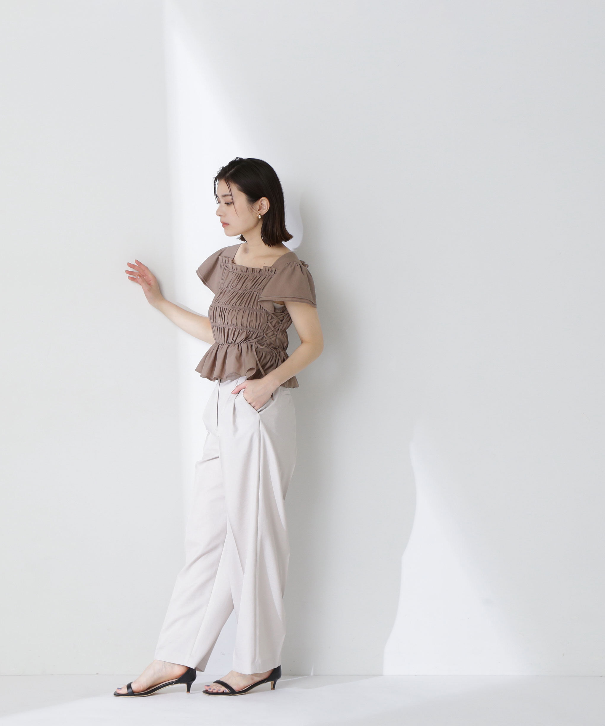  「レースアップフリルシャーリングブラウス」|シャツ・ブラウス|