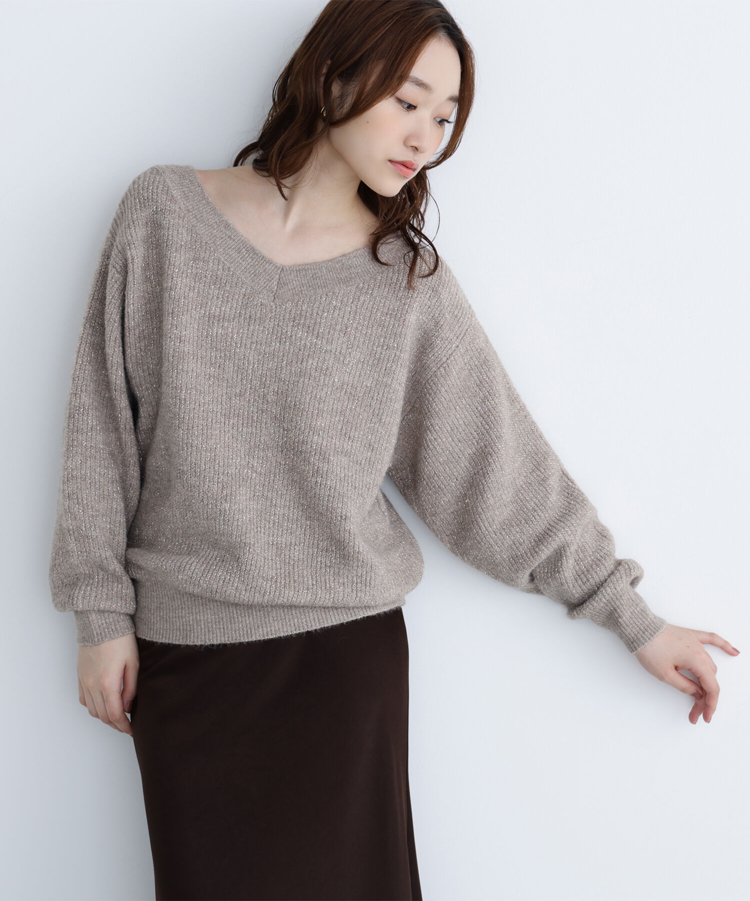  「Vネックボクシーラメニット」|ニット・セーター|ベージュ