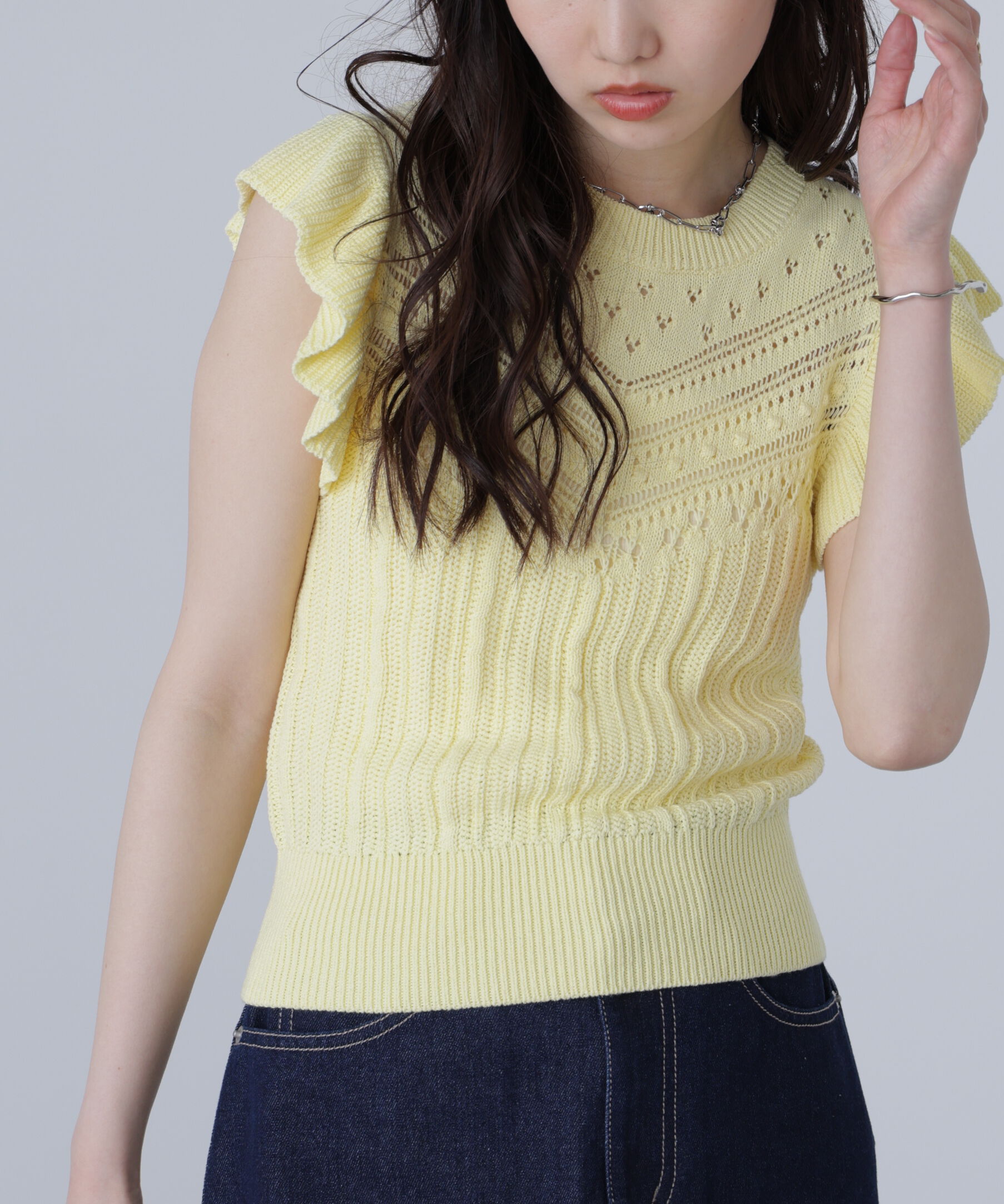  「肩フリル編地切り替えニット」|ニット・セーター|