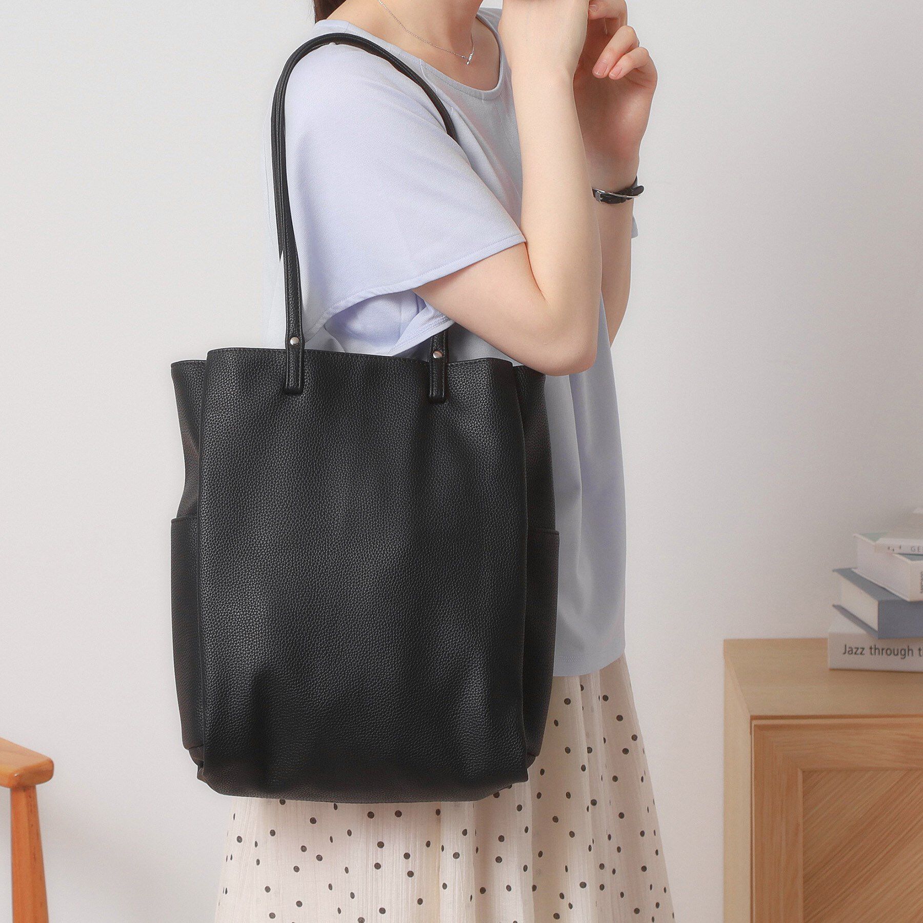 ITS&rsquo;DEMO「【A4対応】縦型三層トート」|トートバッグ|ブラック(019)