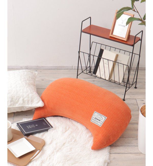 Lbc with Life「ニーファ　バナナクッション」|クッション・クッションカバー|オレンジ