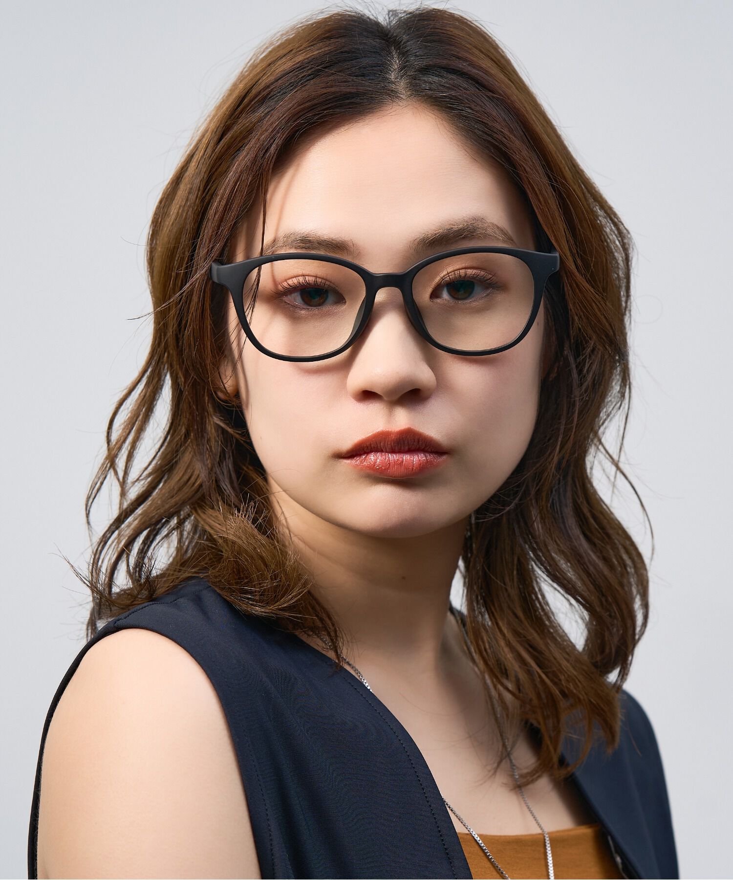  「【WEB限定】ウェリントン型 調光 サングラス レンズの色が変わるサングラス｜Zoff」|サングラス|