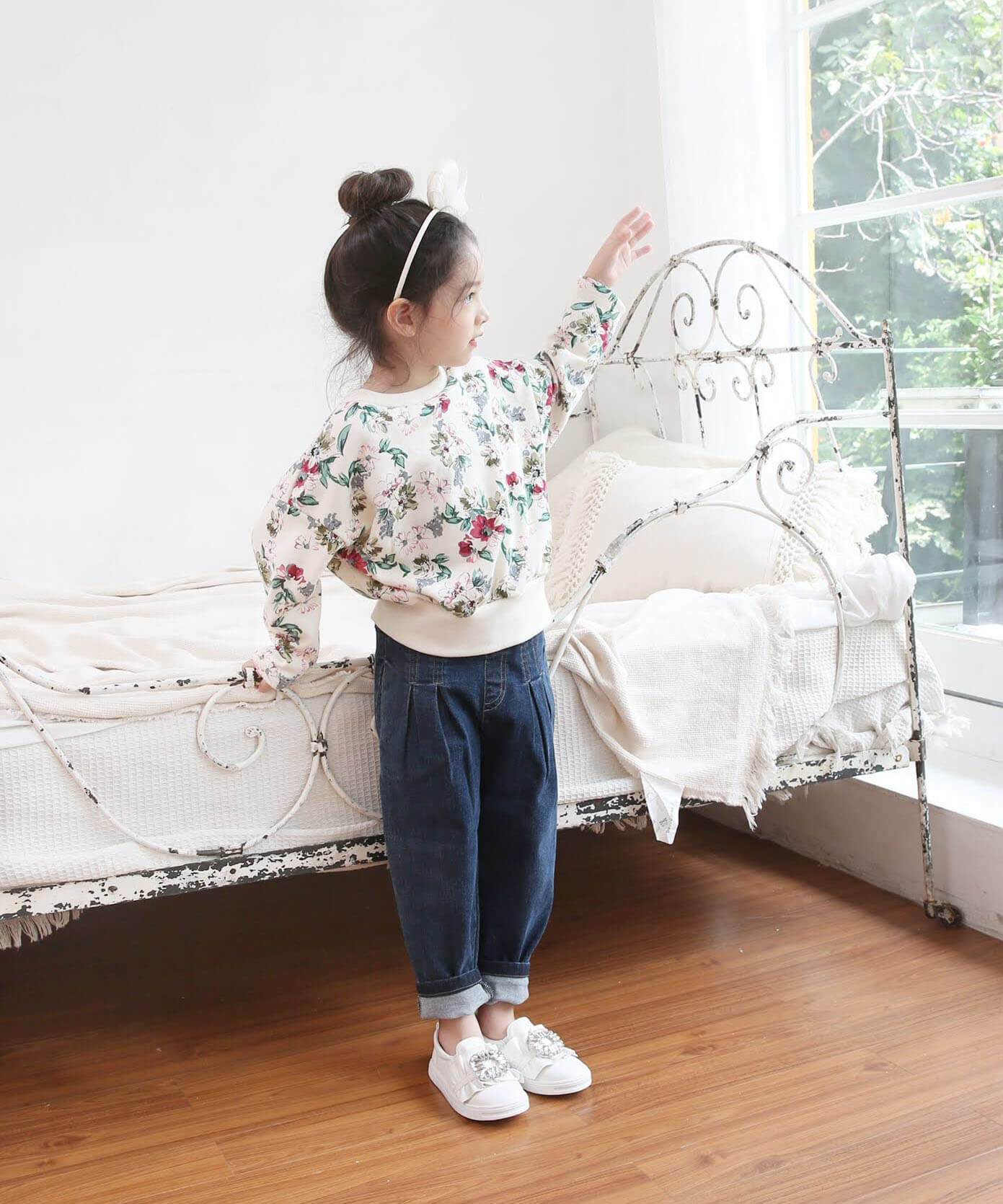 BACKYARD FAMILY「キッズ スリッポン 女の子 通販 紐なしスニーカー 57062202 白 ホワイト ビジュー」|スリッポン|