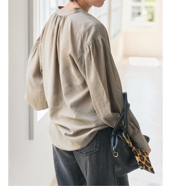 Spick and Span「《一部店舗+WEB限定》袖ボリュームスキッパーブラウス」|シャツ・ブラウス|