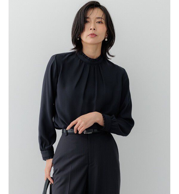 23区「【吸水速乾/UVケア/防シワ性】バックサテンアムンゼン スタンドフリル ブラウス」|シャツ・ブラウス|ネイビー系