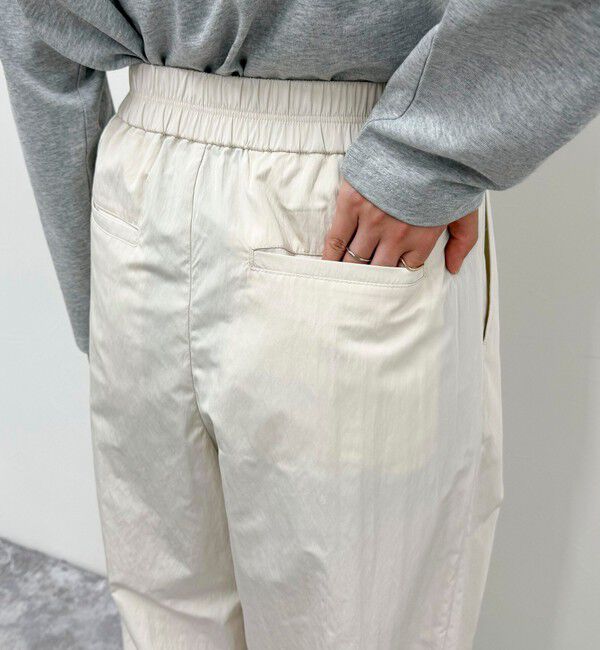 fredy emue「ナイロンギャザータックパンツ」|チノ|