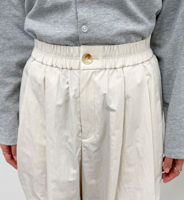 fredy emue「ナイロンギャザータックパンツ」|チノ|