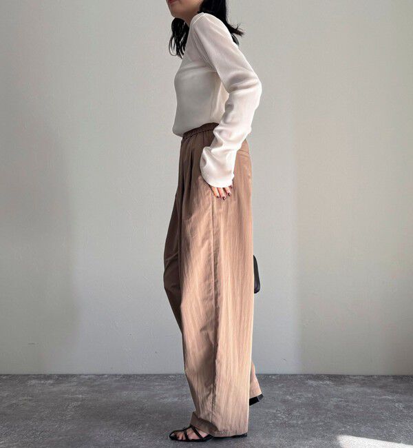 fredy emue「ナイロンギャザータックパンツ」|チノ|