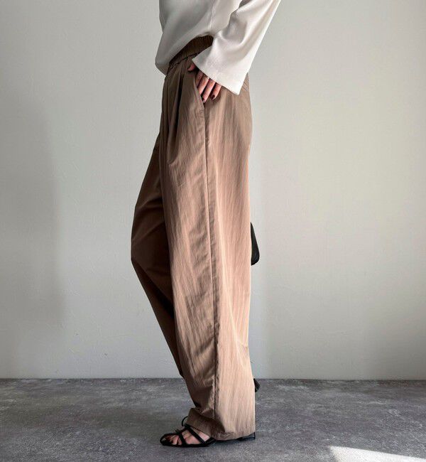 fredy emue「ナイロンギャザータックパンツ」|チノ|