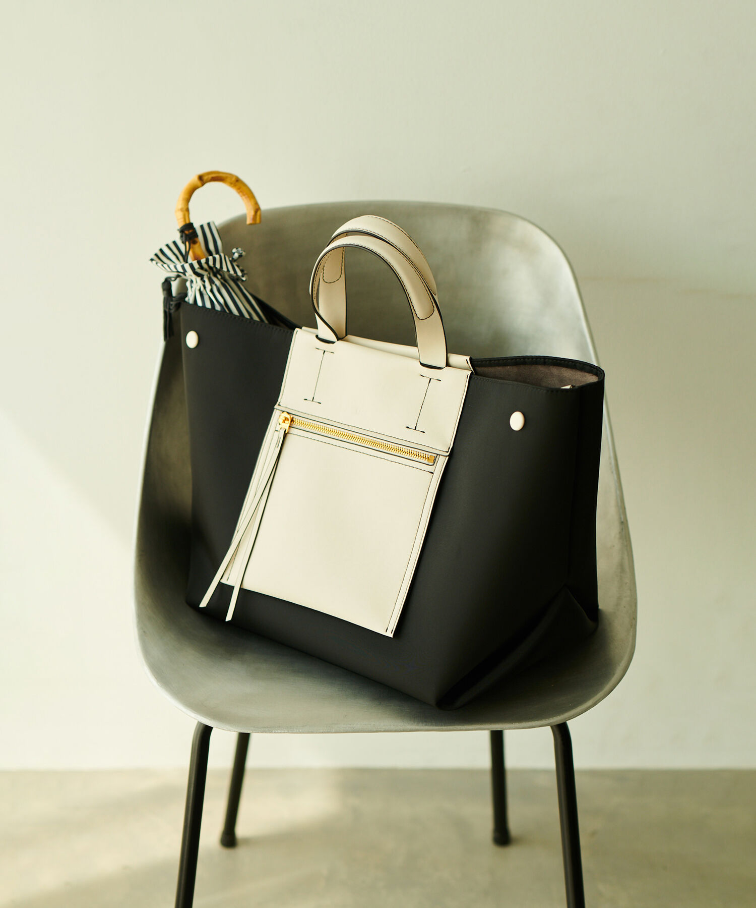 ROPE「【E&rsquo;POR】【A4対応】【撥水/雨の日】D BAG Large」|ハンドバッグ|ブラック系(04)