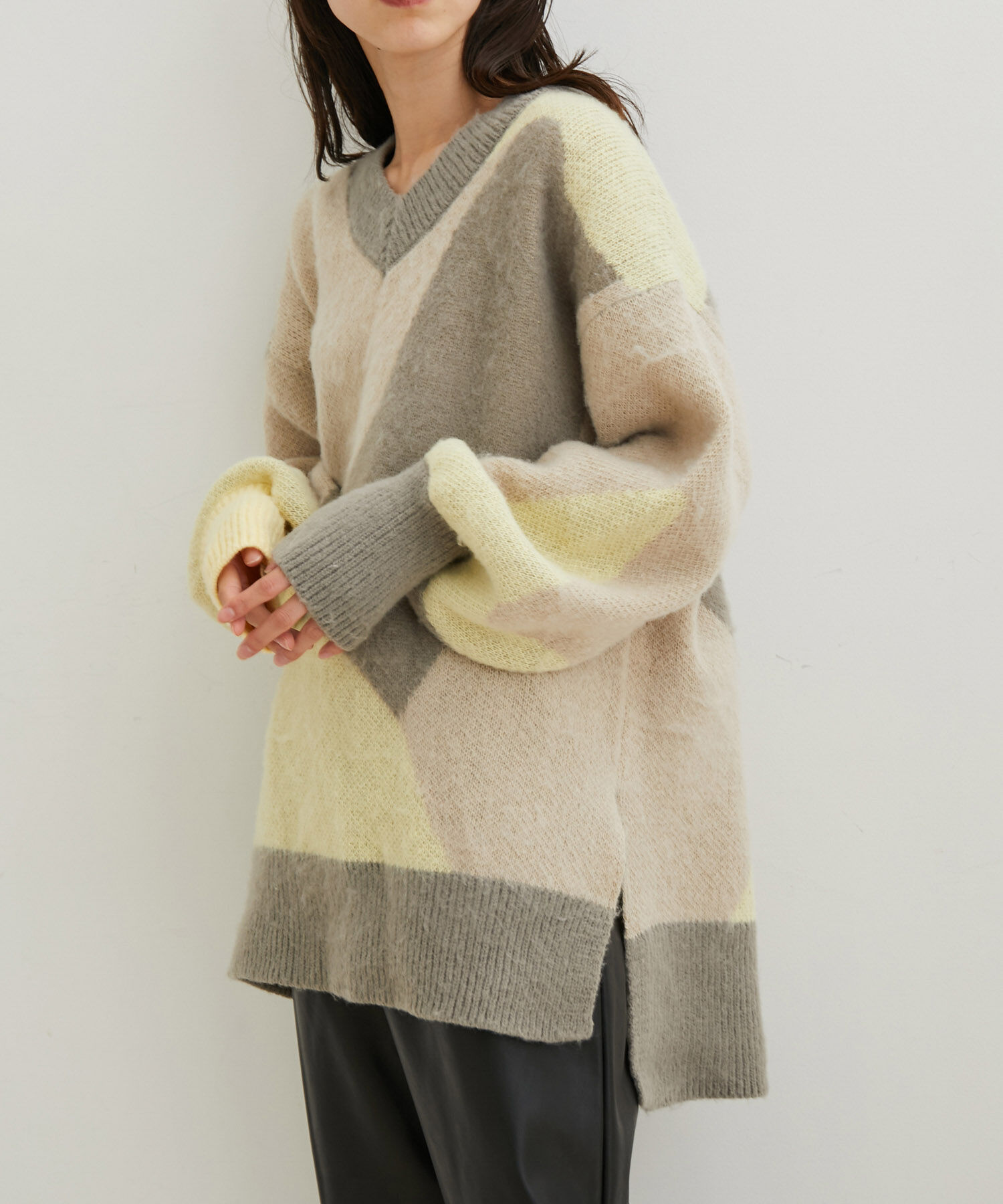 VIS「アート柄＆無地アソートふわふわVネックニット」|ニット・セーター|