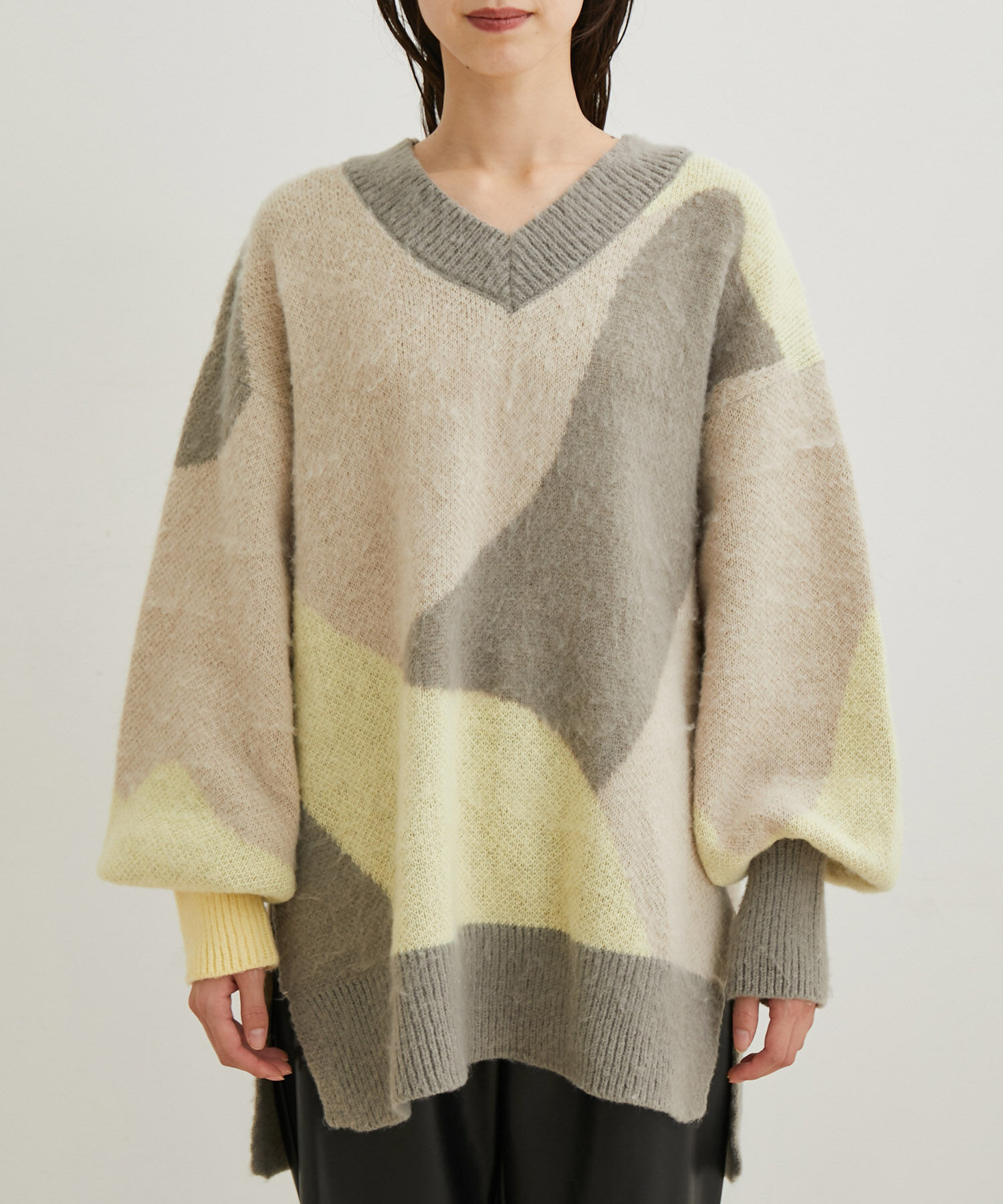 VIS「アート柄＆無地アソートふわふわVネックニット」|ニット・セーター|