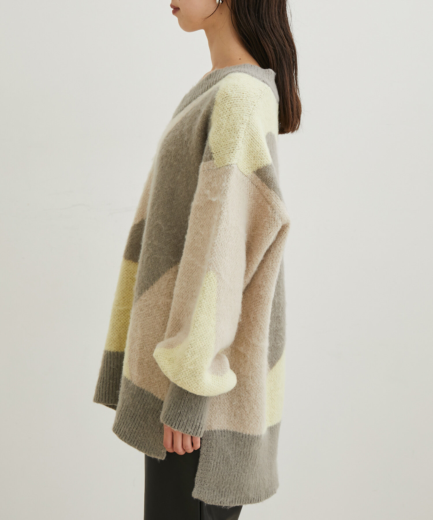 VIS「アート柄＆無地アソートふわふわVネックニット」|ニット・セーター|