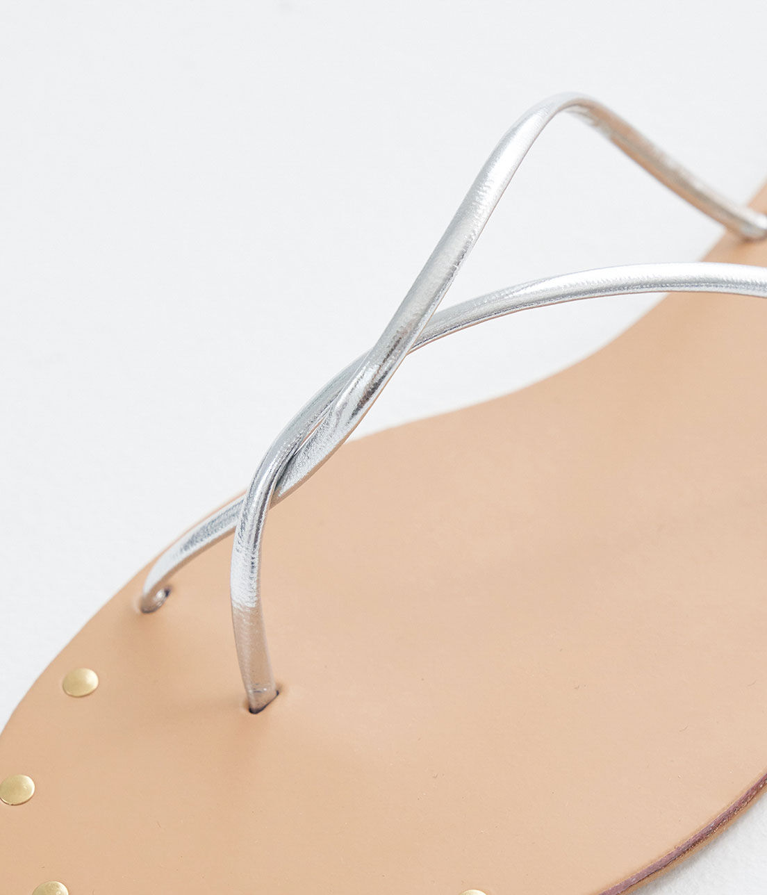 ROPE PICNIC PASSAGE「平スタッズツイストトングサンダル」|サンダル|