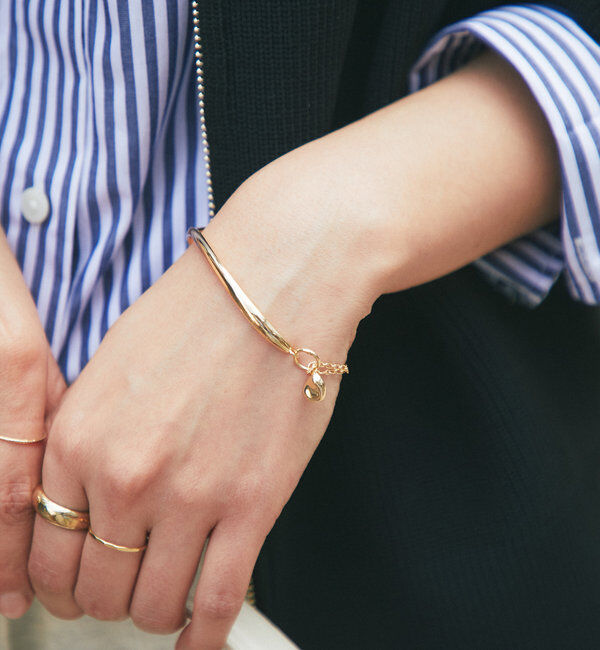  「【GOLDY(ゴールディ)】フックドロップチャームブレスレット」|ブローチ・コサージュ|