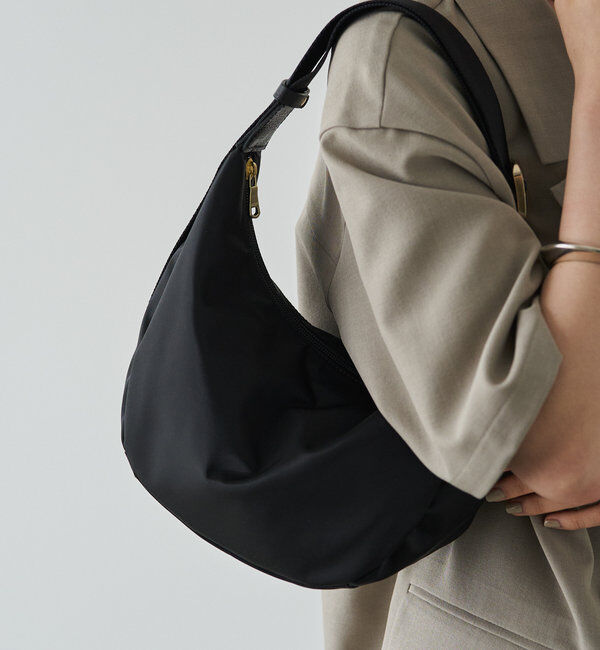  「クラウズナイロンラウンドショルダーバッグ」|ショルダー・メッセンジャー|