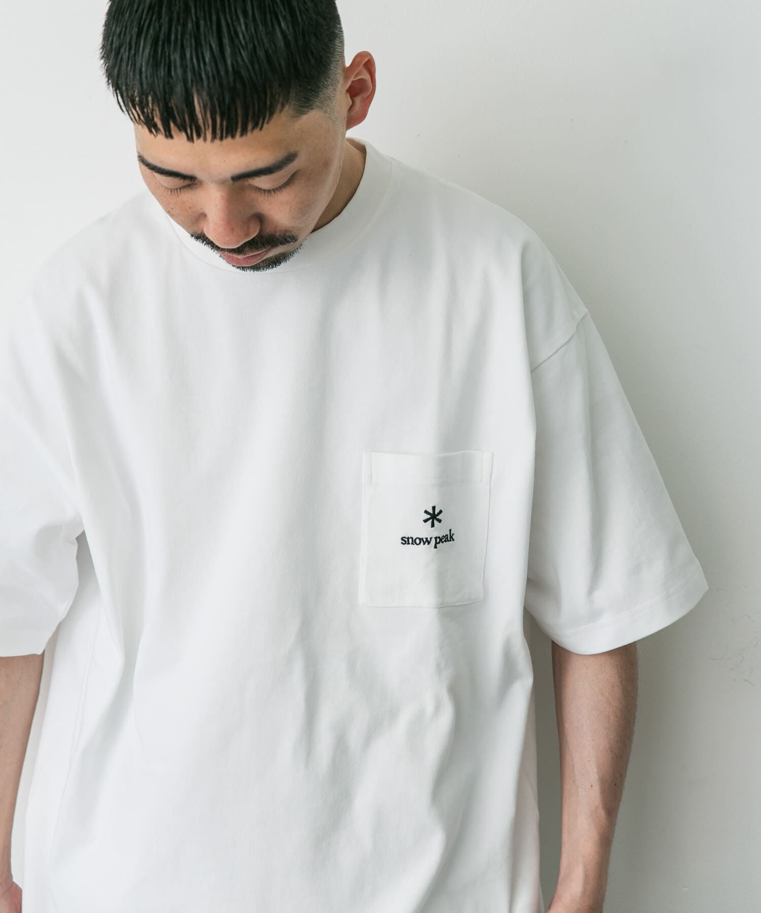 URBAN RESEARCH DOORS「『別注』Snow Peak Apparel&times;DOORS　Pocket Logo T-shirts」|Tシャツ・カットソー|