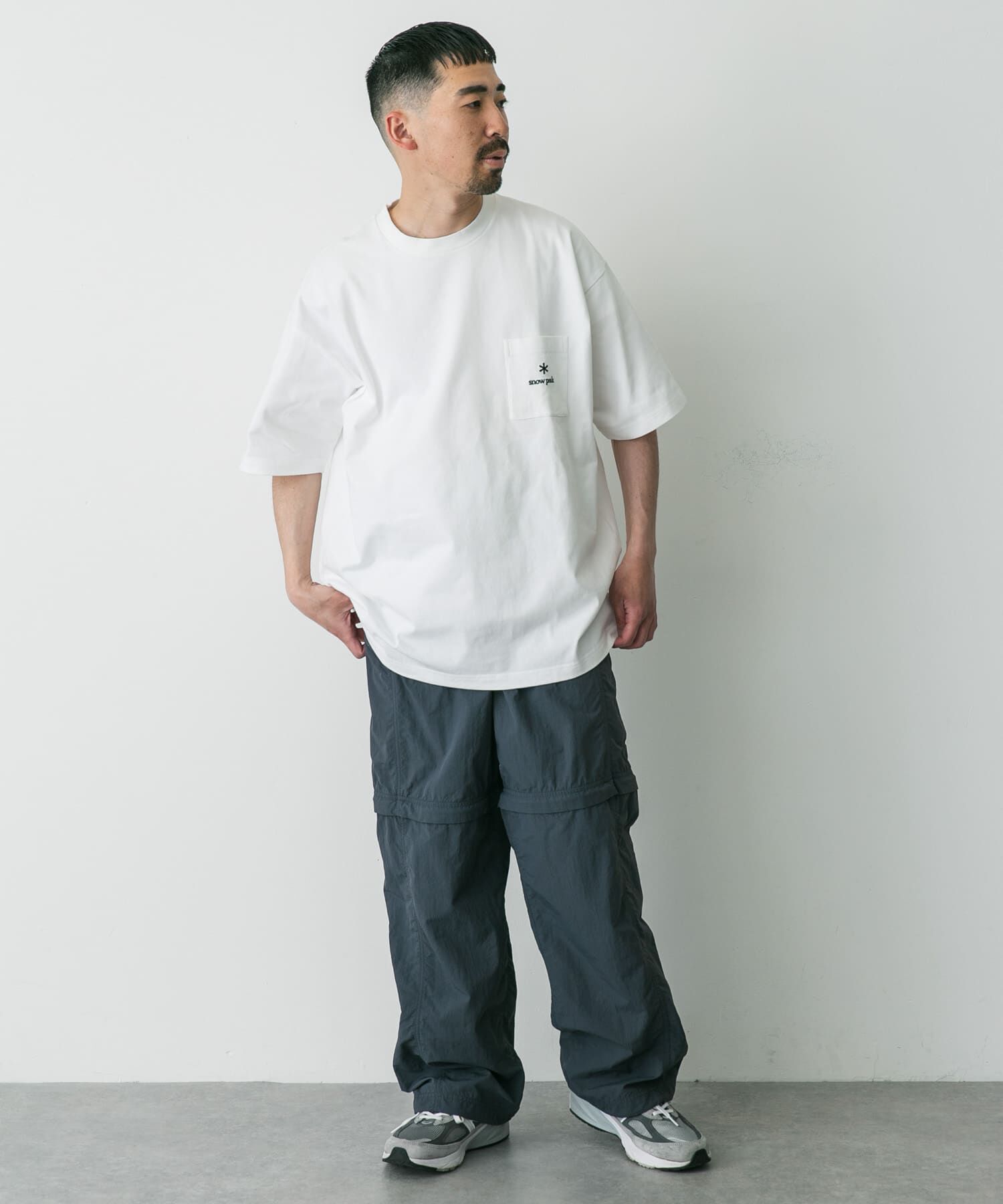 URBAN RESEARCH DOORS「『別注』Snow Peak Apparel&times;DOORS　Pocket Logo T-shirts」|Tシャツ・カットソー|