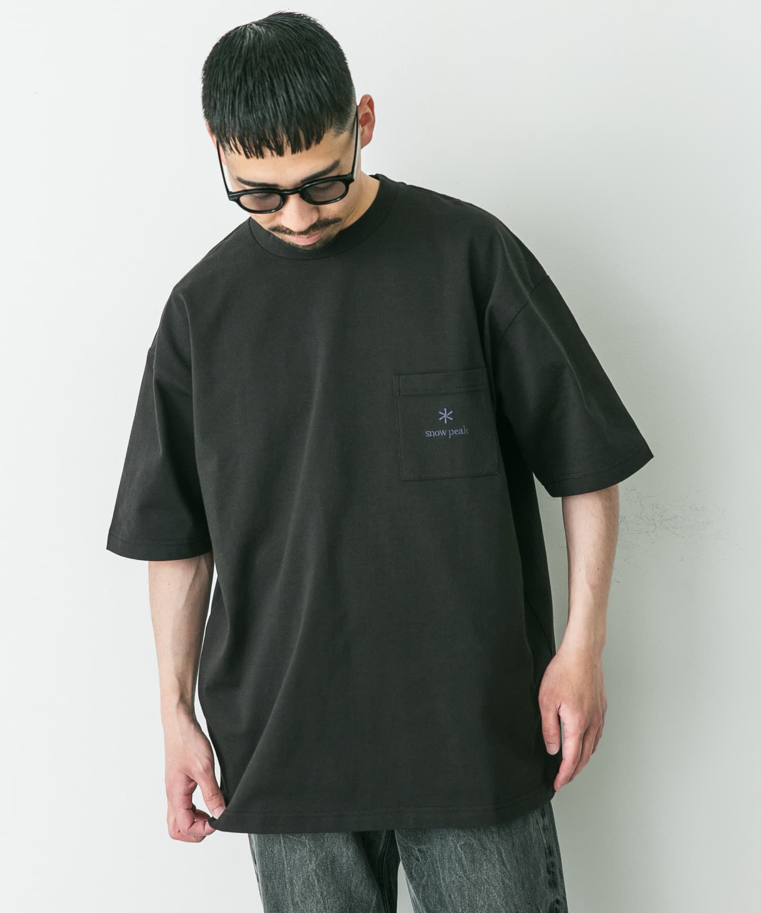 URBAN RESEARCH DOORS「『別注』Snow Peak Apparel&times;DOORS　Pocket Logo T-shirts」|Tシャツ・カットソー|