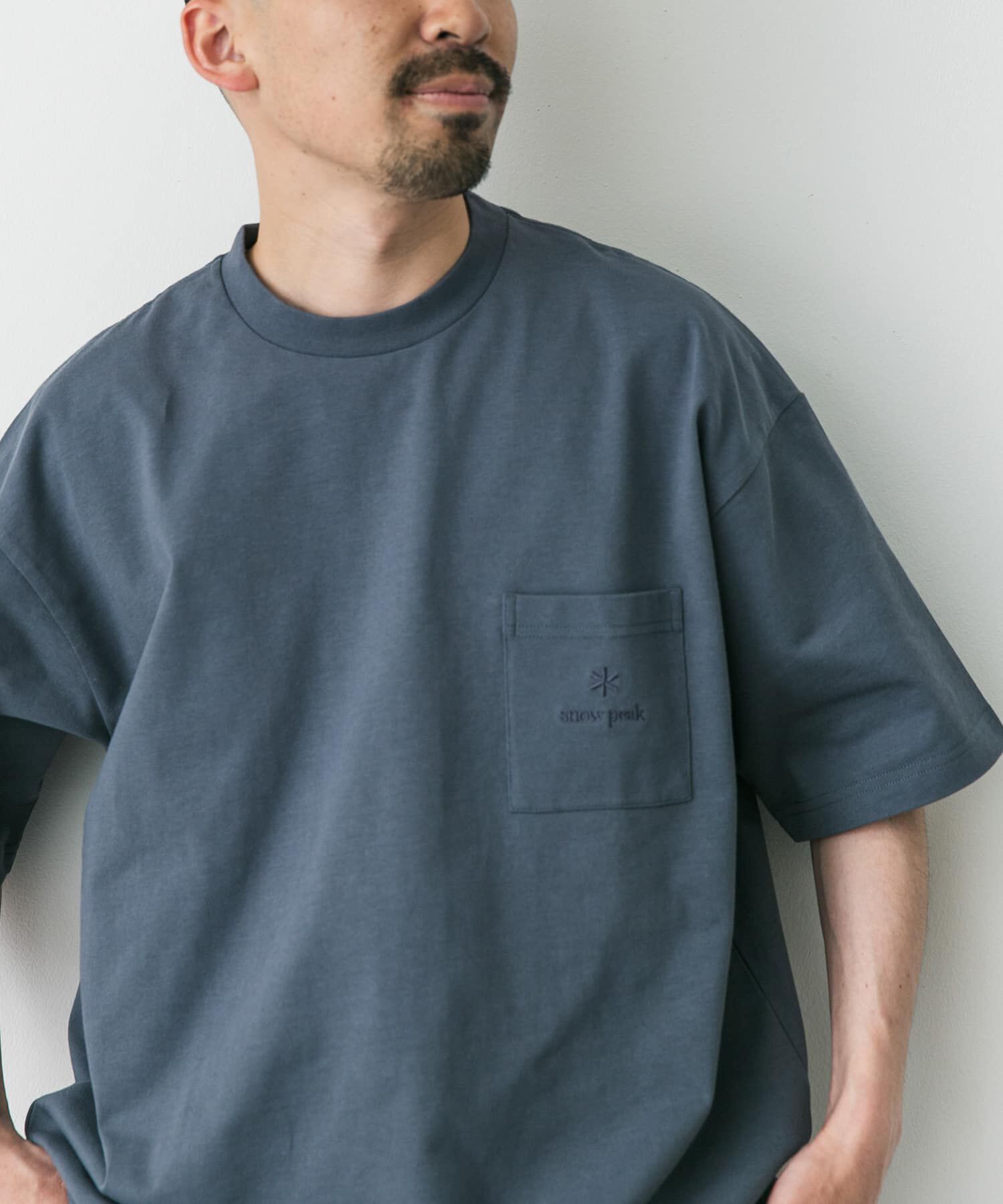 URBAN RESEARCH DOORS「『別注』Snow Peak Apparel&times;DOORS　Pocket Logo T-shirts」|Tシャツ・カットソー|