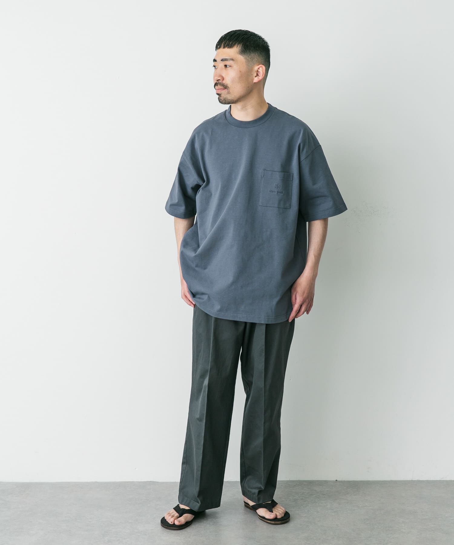URBAN RESEARCH DOORS「『別注』Snow Peak Apparel&times;DOORS　Pocket Logo T-shirts」|Tシャツ・カットソー|