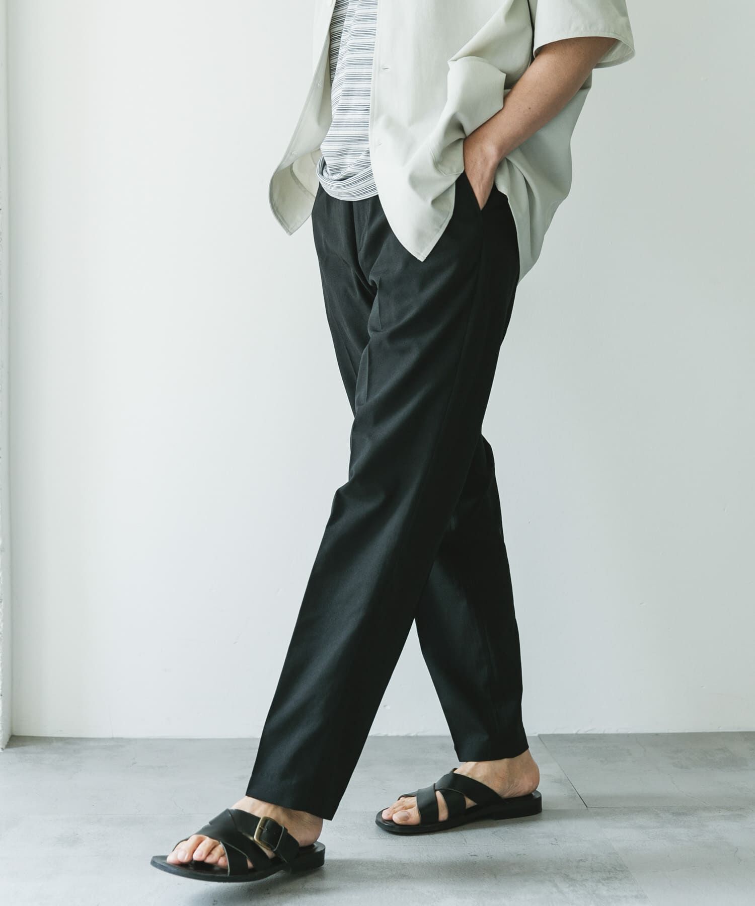 URBAN RESEARCH DOORS「『UR TECH DRYLUXE』『イージーケア/速乾/UVカット』テーパードパンツ」|その他|