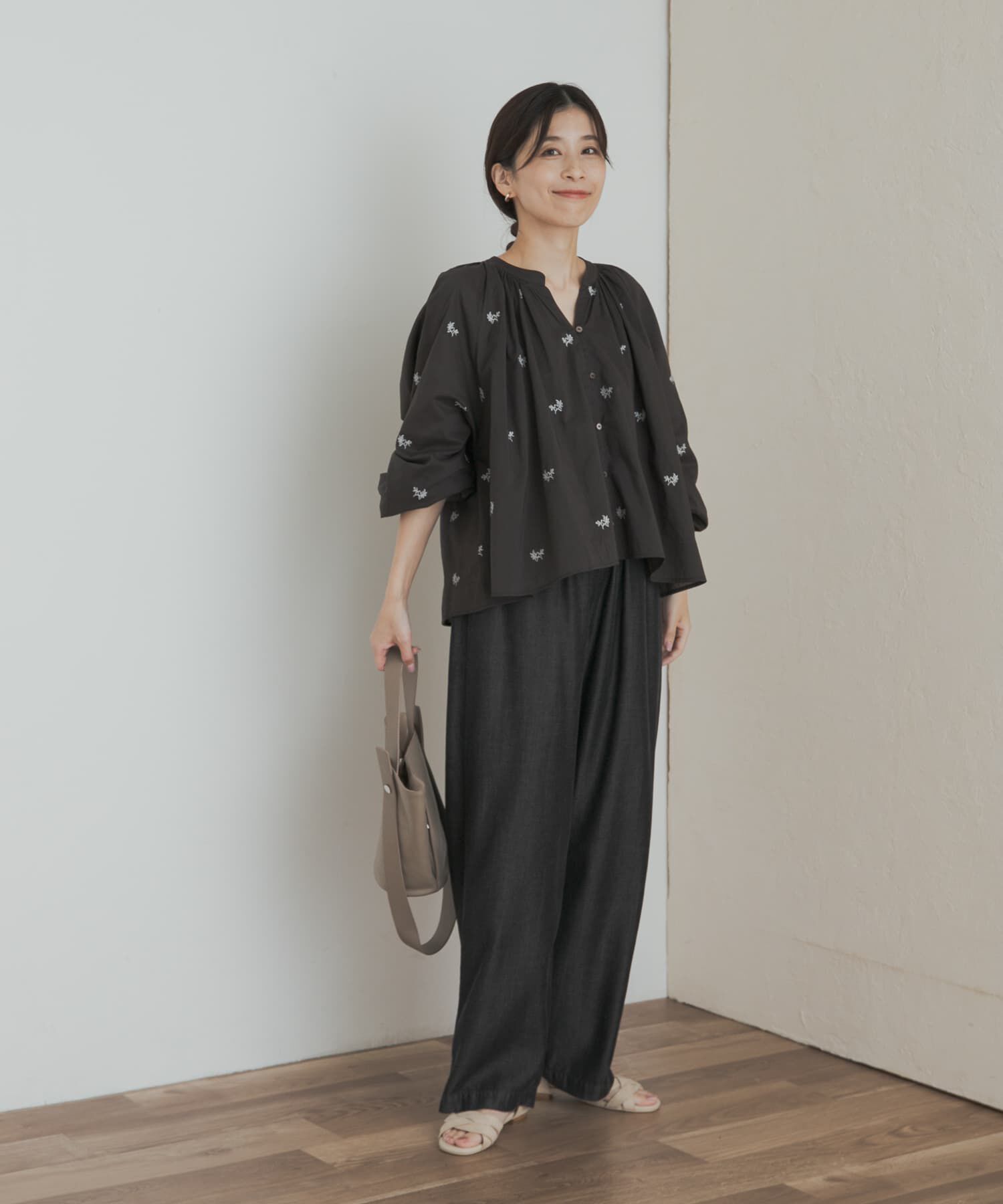 URBAN RESEARCH DOORS「リーフモチーフラメ刺繍ブラウス」|シャツ・ブラウス|