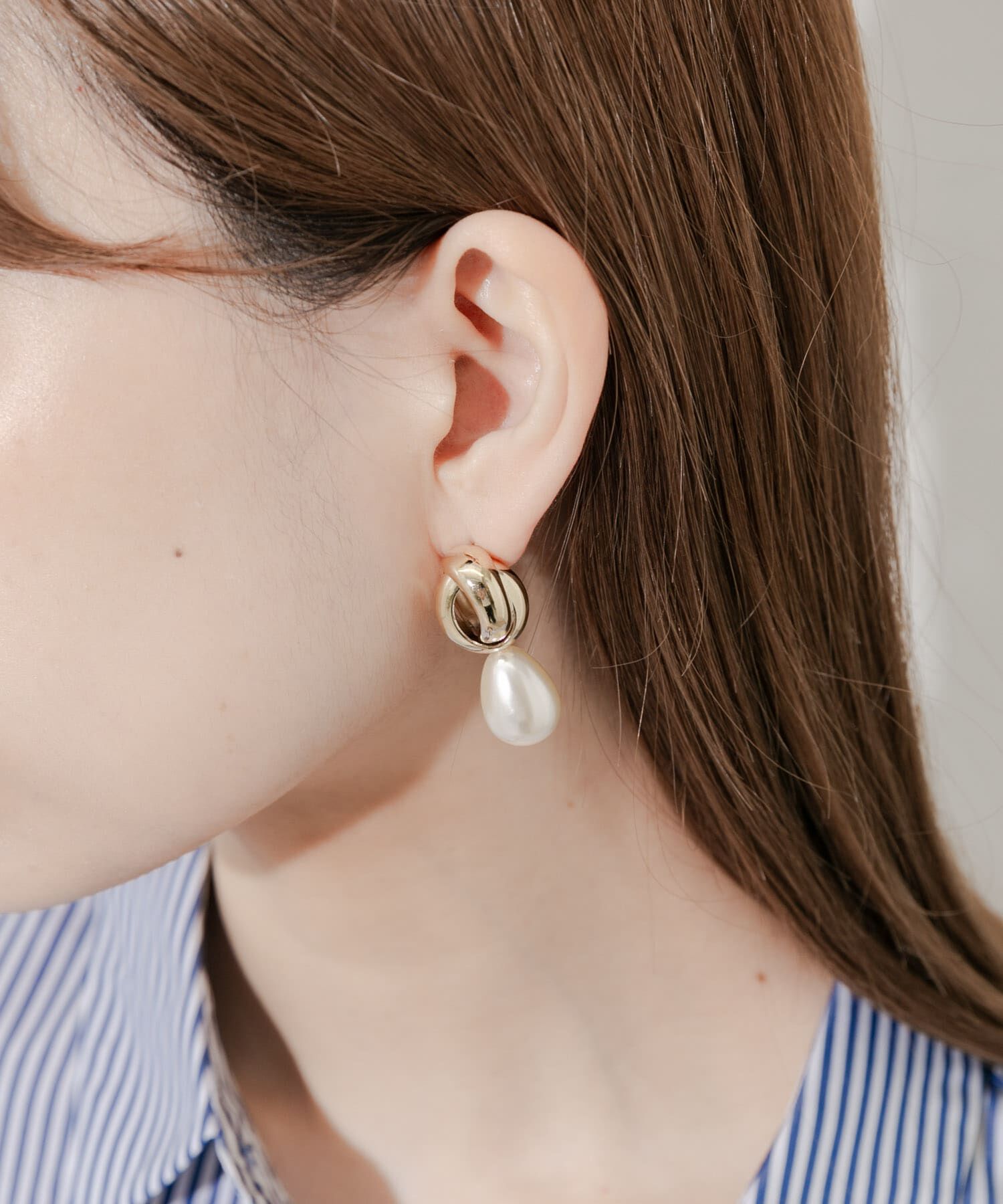 SMELLY「クロスループティアドロップパールピアス」|ピアス|