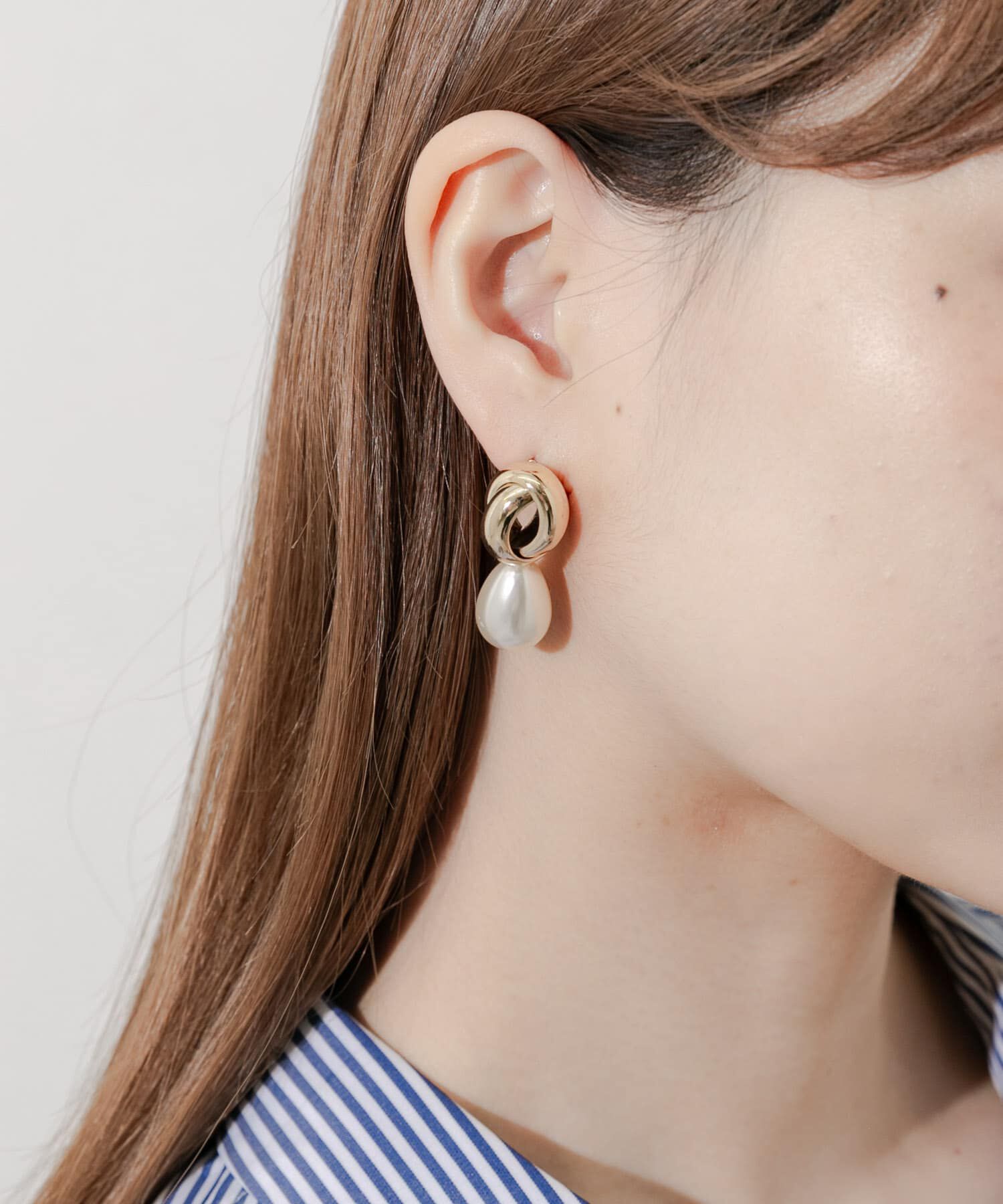 SMELLY「クロスループティアドロップパールピアス」|ピアス|