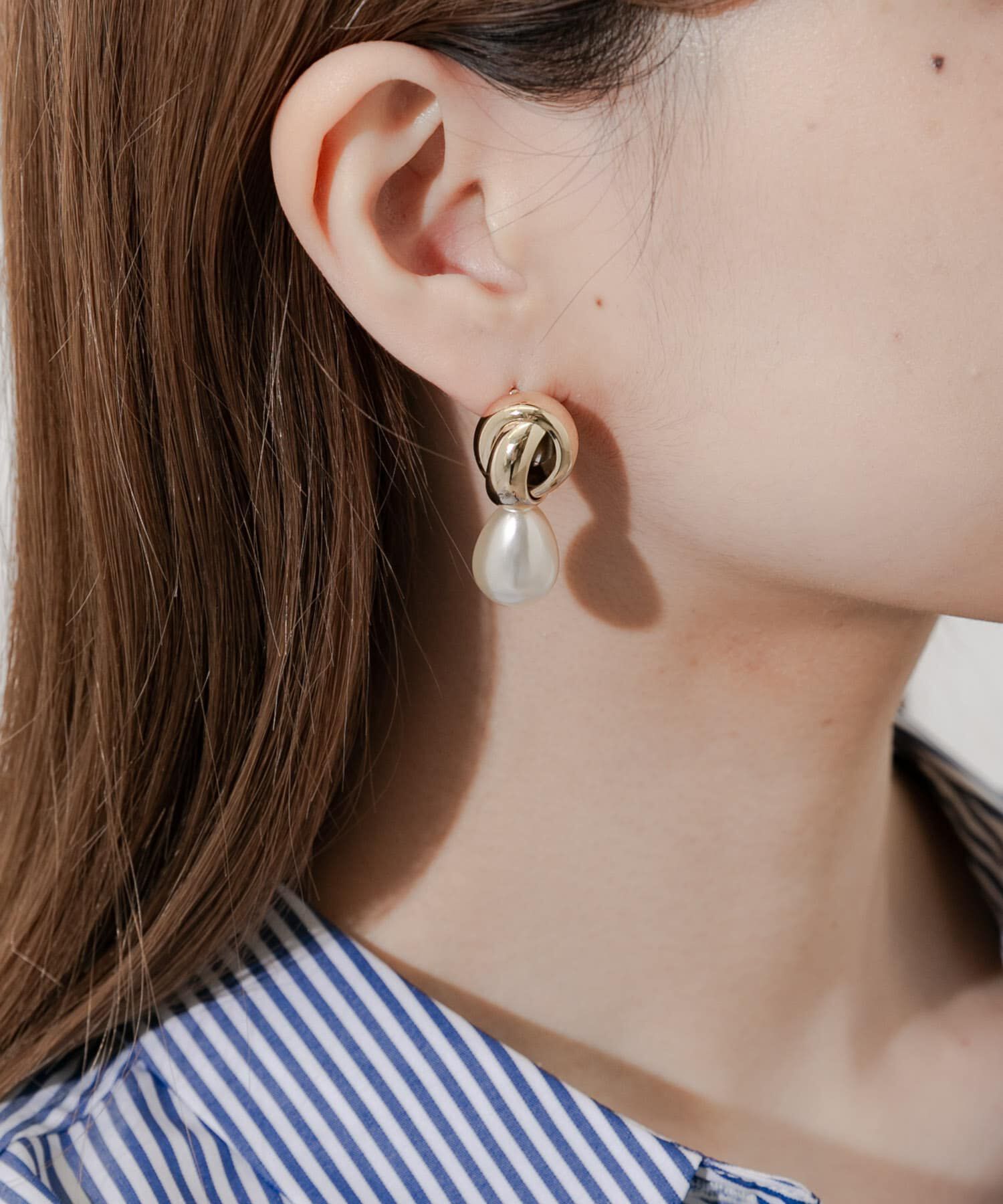 SMELLY「クロスループティアドロップパールピアス」|ピアス|