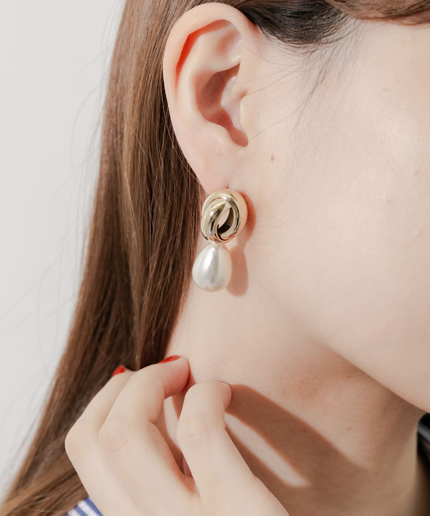 SMELLY「クロスループティアドロップパールピアス」|ピアス|