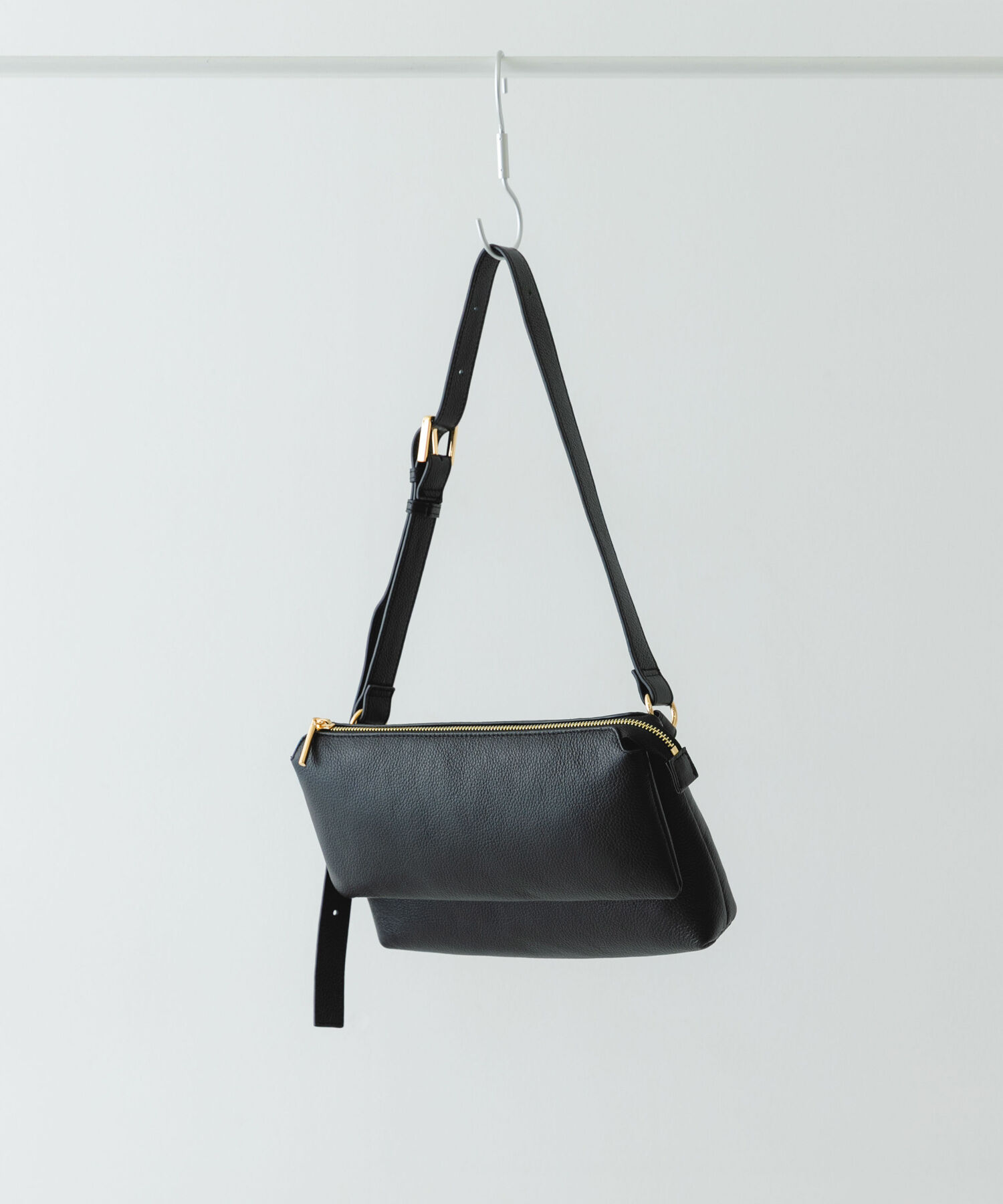 RODE SKO「レザーボディバッグ」|ショルダー・メッセンジャー|ブラック